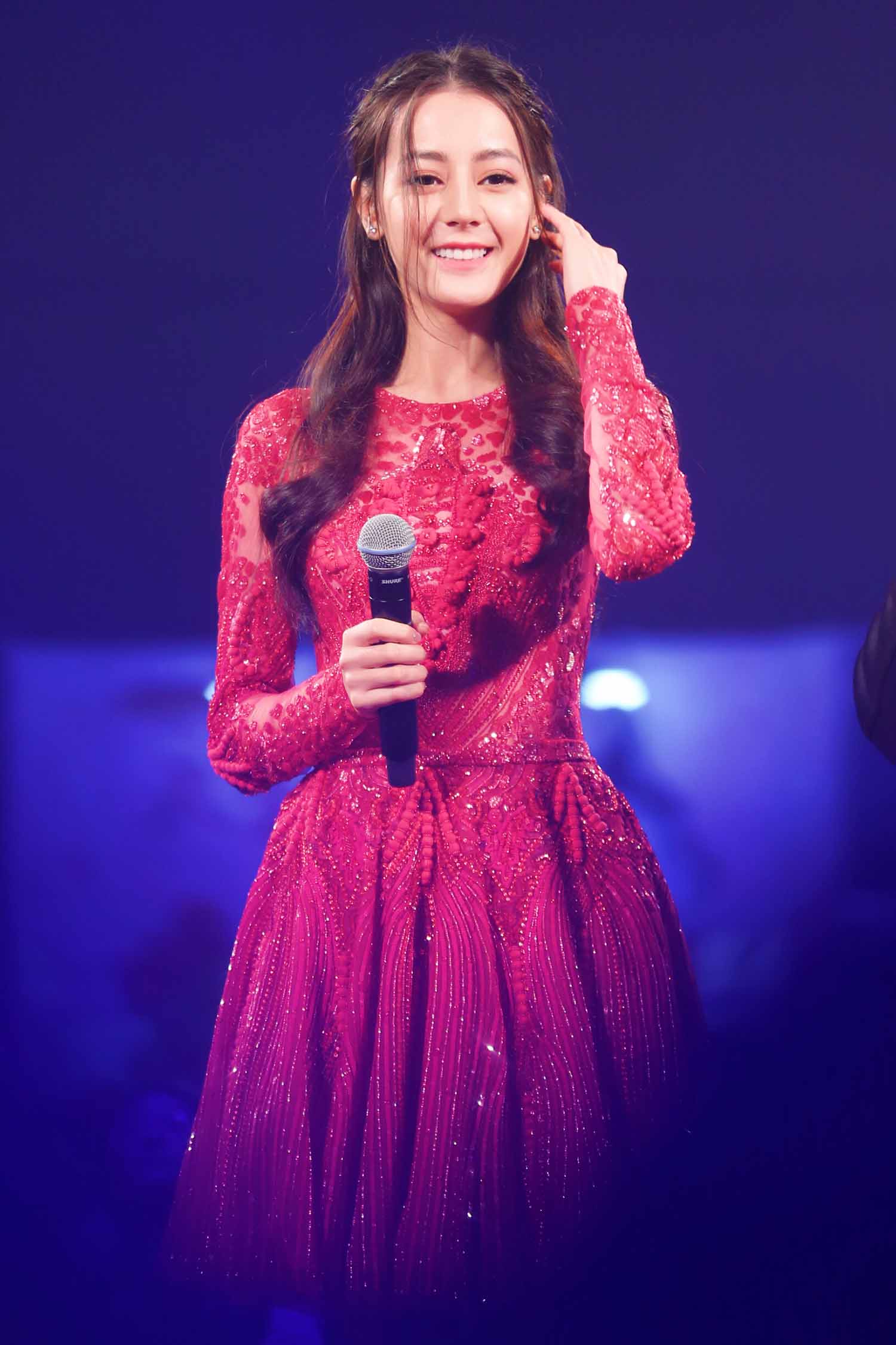 迪丽热巴明星生图高清写真合集[百度网盘下载]