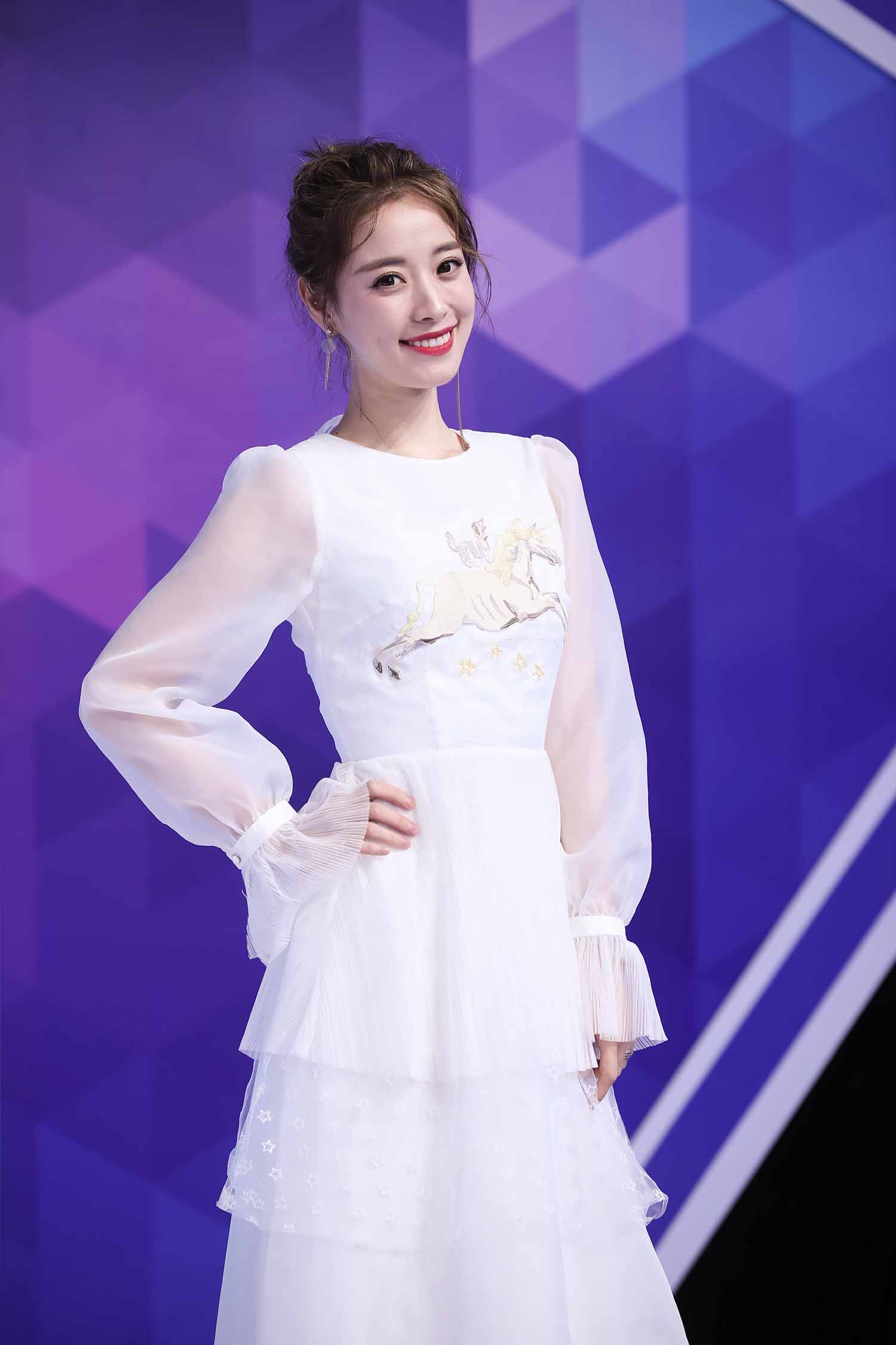 司雯嘉明星生图高清写真合集[百度网盘下载]