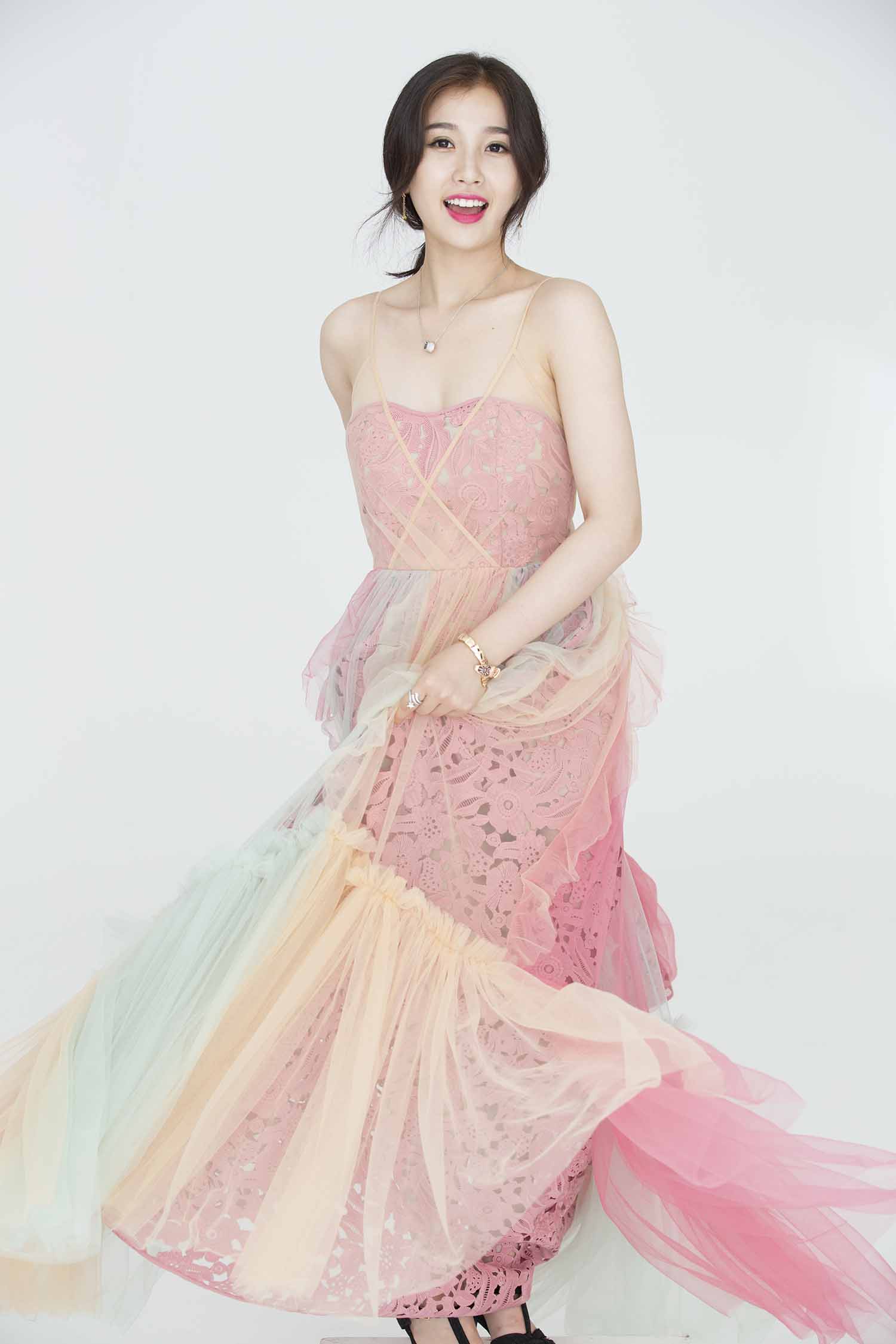 虞书欣明星生图高清写真合集[百度网盘下载]