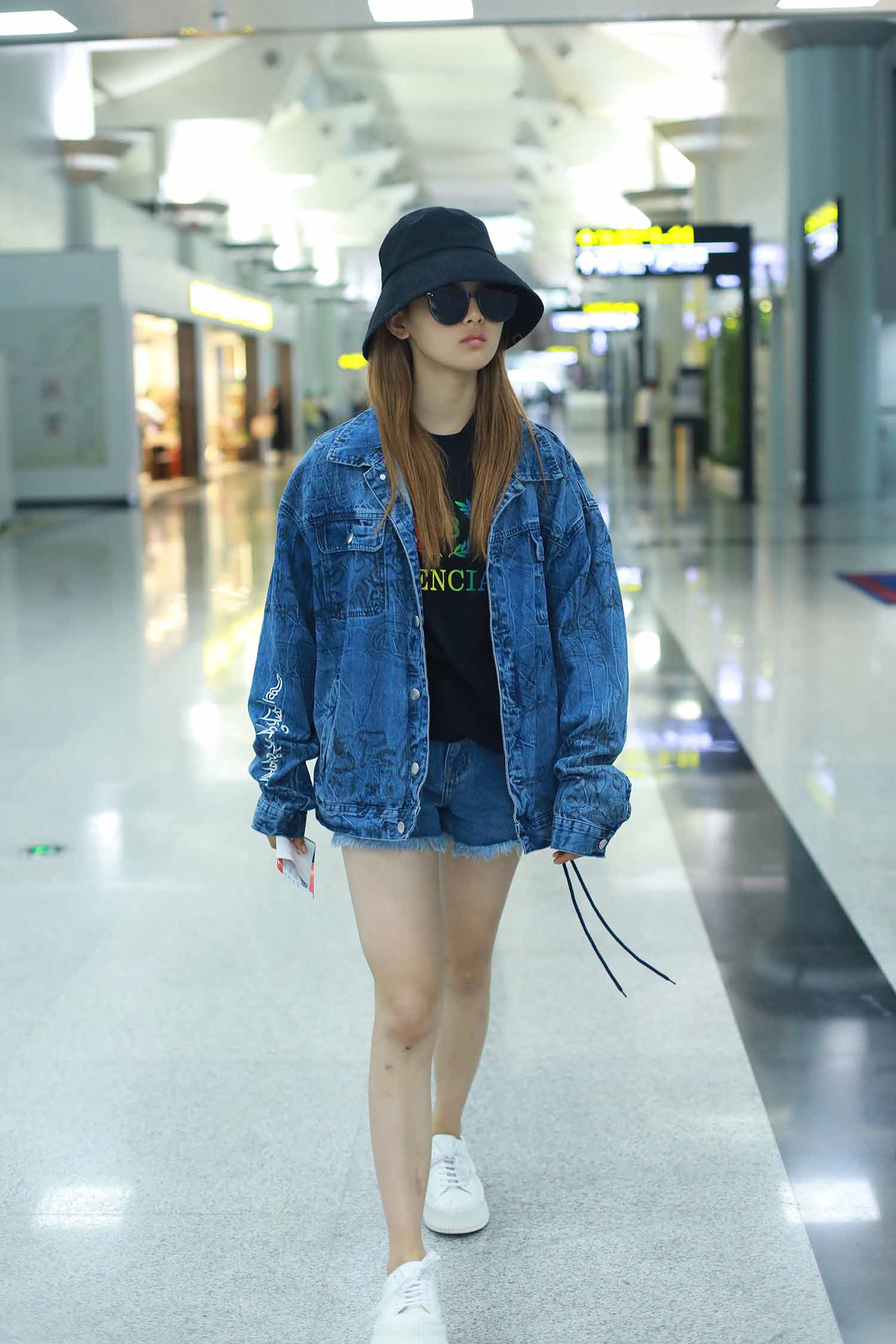 杨超越明星生图高清写真合集[百度网盘下载]