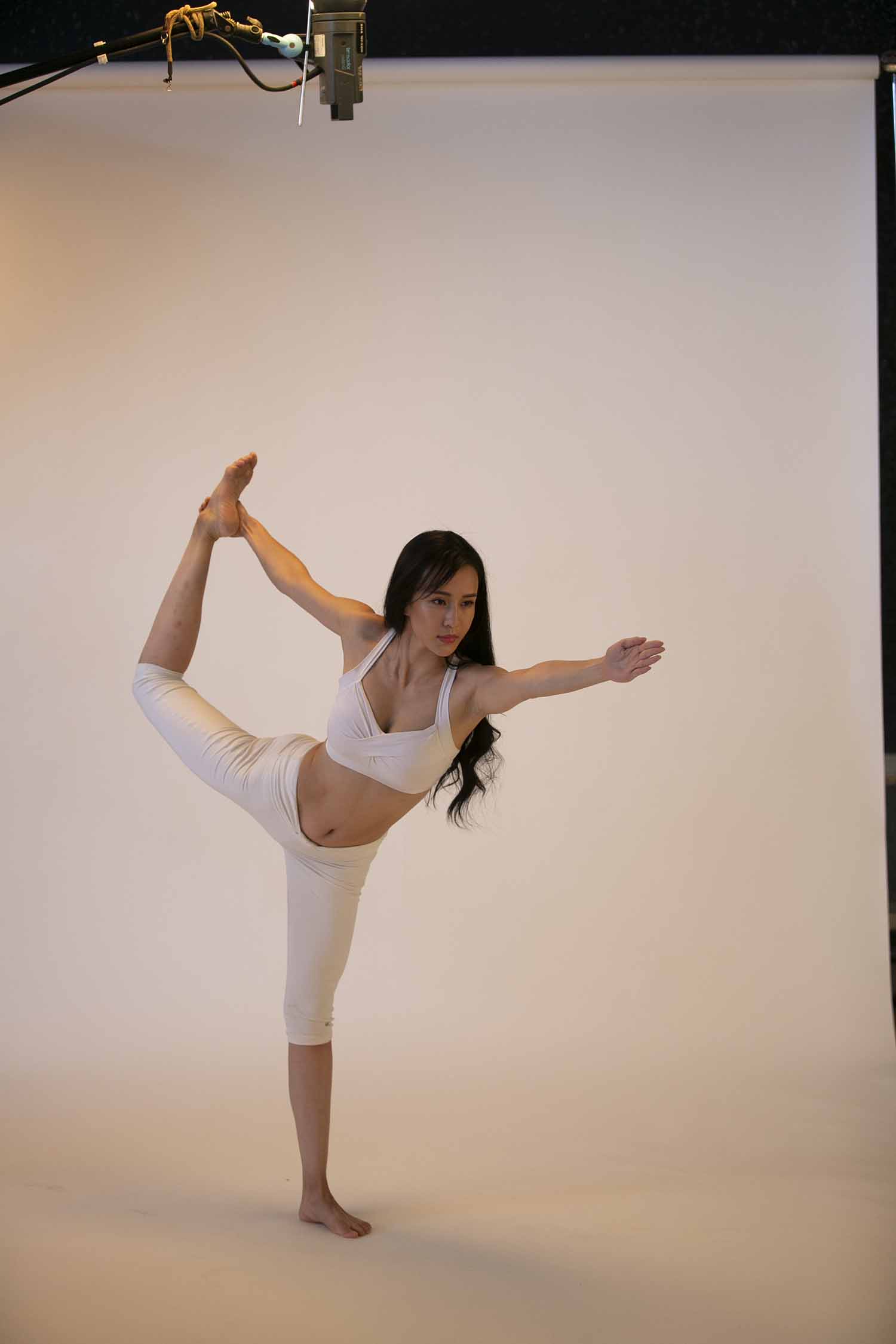 母其弥雅明星生图高清写真合集[百度网盘下载]