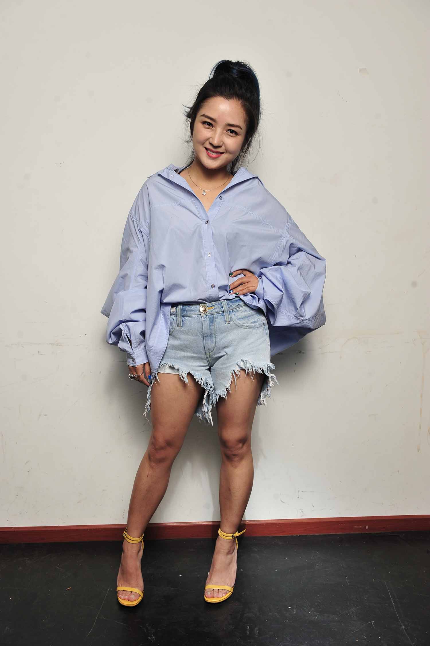 何洁明星生图高清写真合集[百度网盘下载]