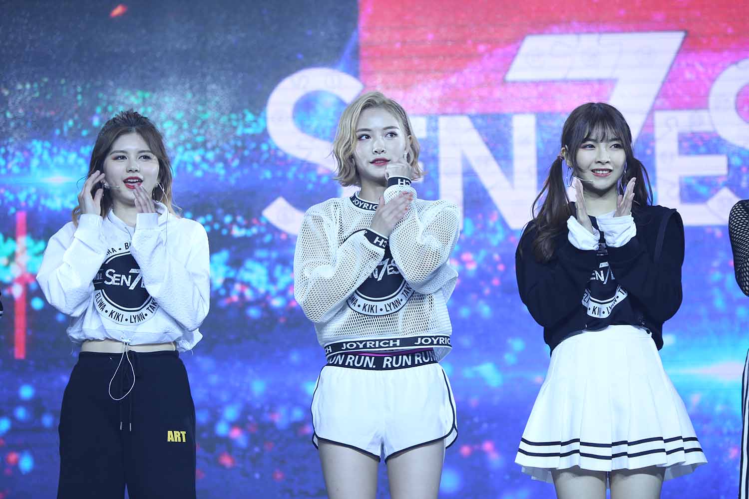 许佳琪明星生图高清写真合集[百度网盘下载]