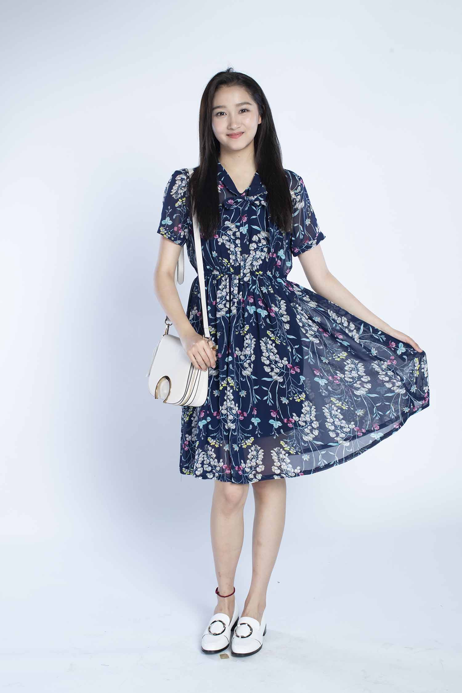 关晓彤明星生图高清写真合集[百度网盘下载]