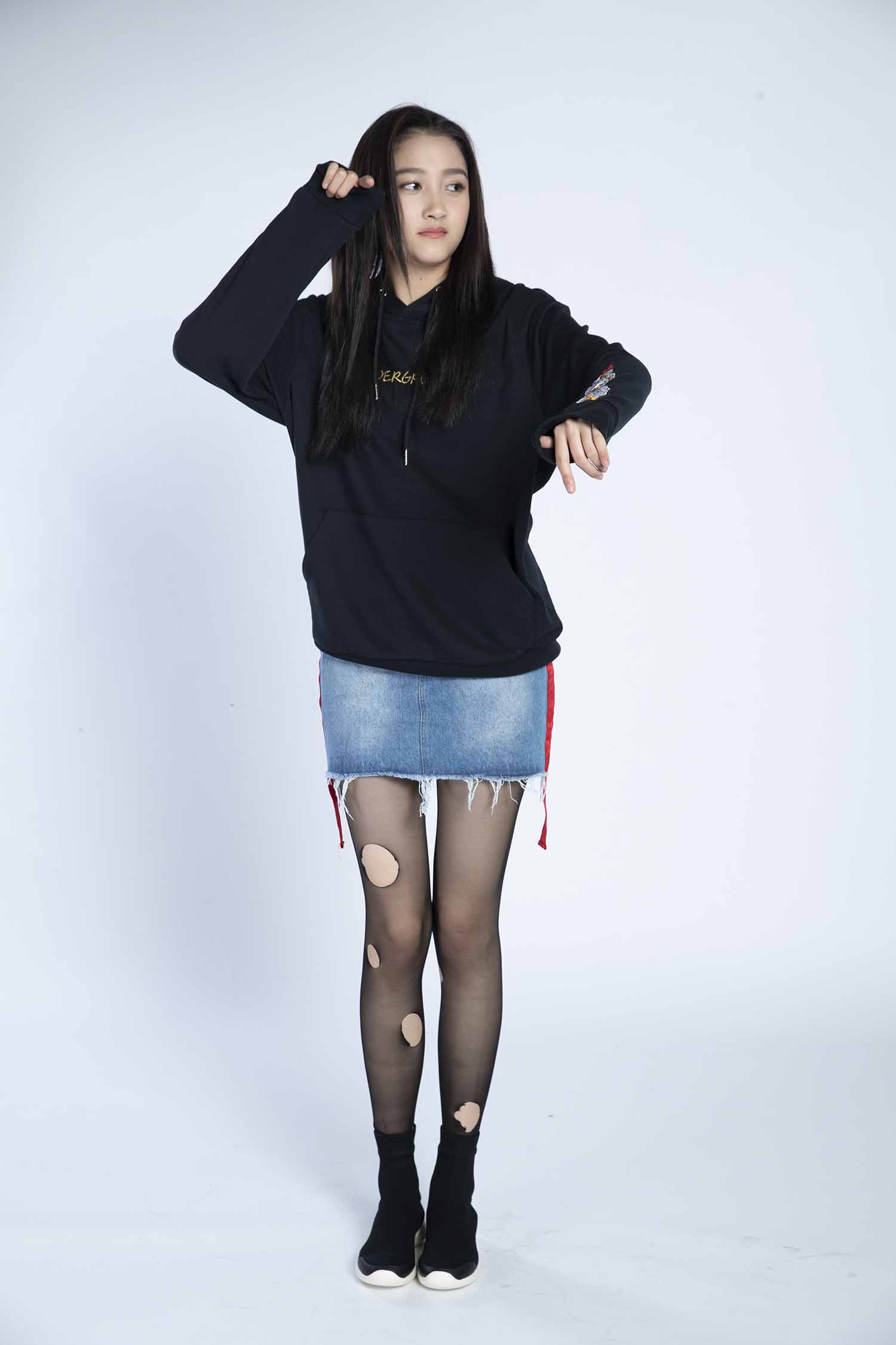 关晓彤明星生图高清写真合集[百度网盘下载]