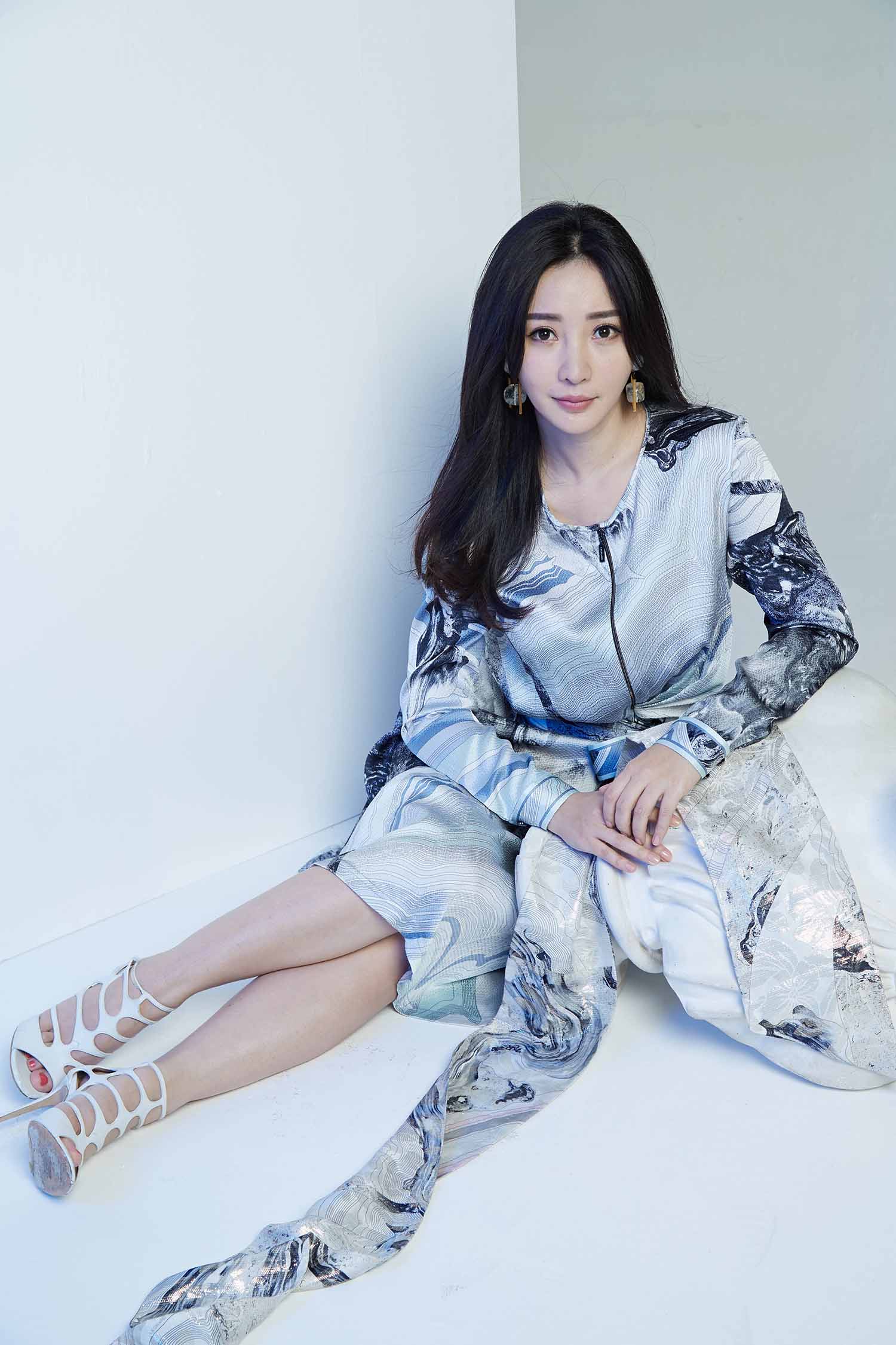 柳岩明星生图高清写真合集[百度网盘下载]