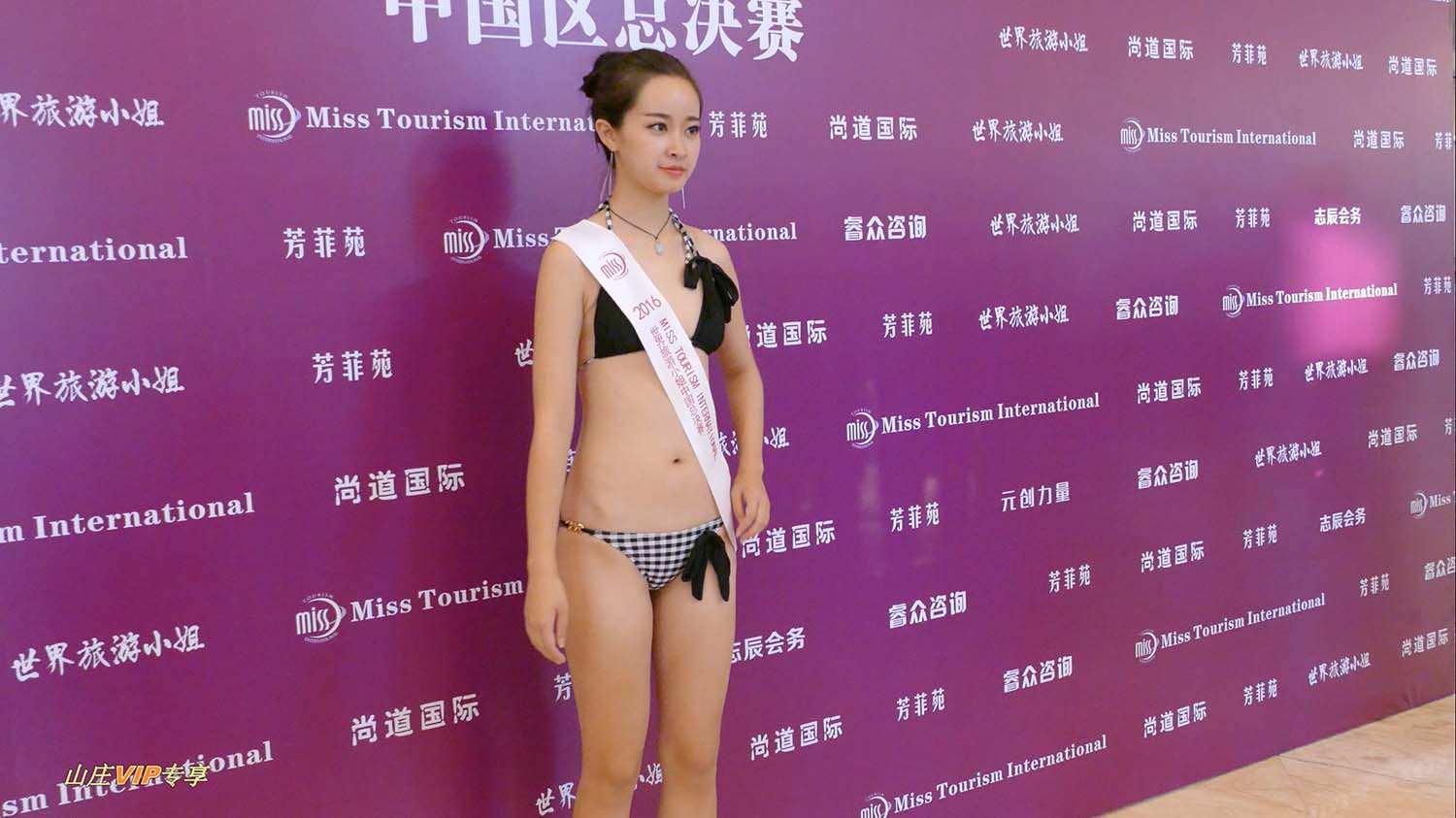 [4K画质]2016高颜值高叉比基尼美人泳池外拍节选3[1V/17.4G][百度网盘]