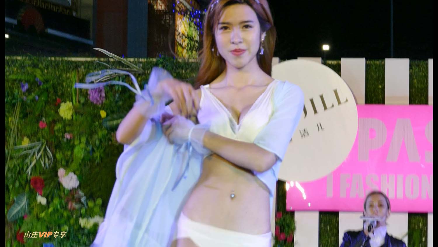 [4K画质]2017D杯美人百信梦乐联合内衣秀[1V/13.3G][百度网盘]