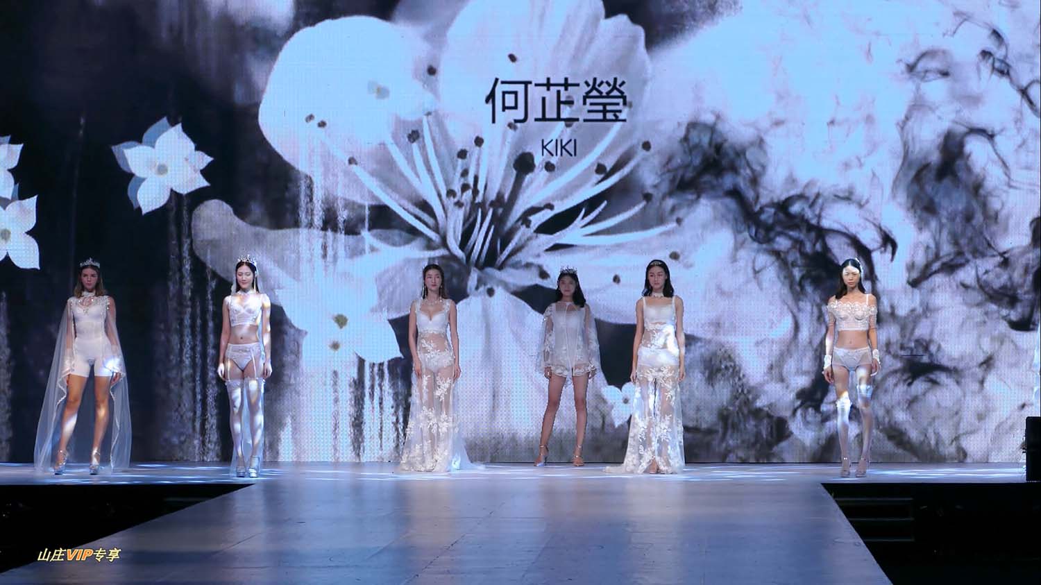 [4K画质]2017名模性感高叉模特内衣秀[1V/26.7G][百度网盘]