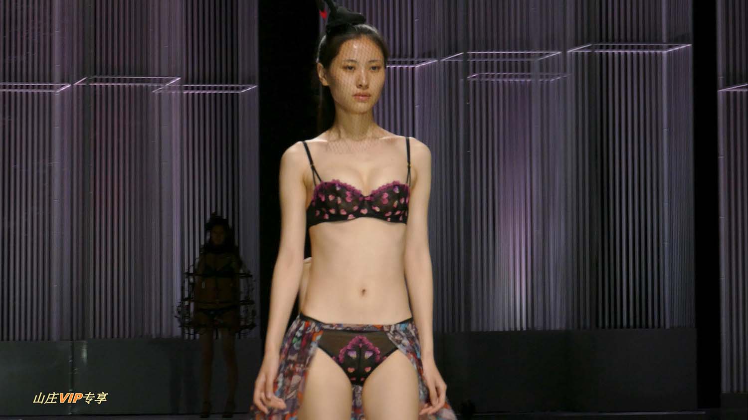 [4K画质]2017深圳内衣展金肚兜内衣走秀彩排[1V/24.8G][百度网盘]