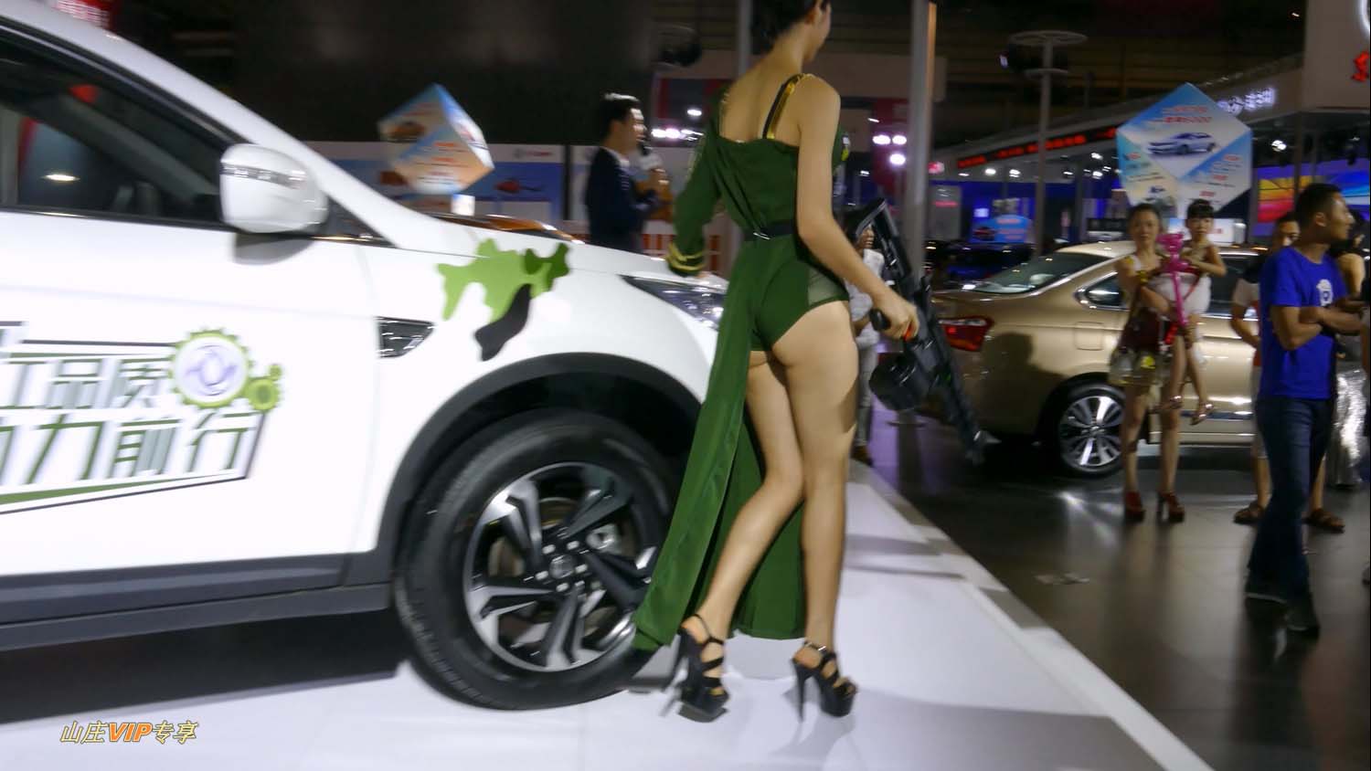 [4K画质]2017靓丽长腿美人东莞车展模特展示[1V/84.3G][百度网盘]