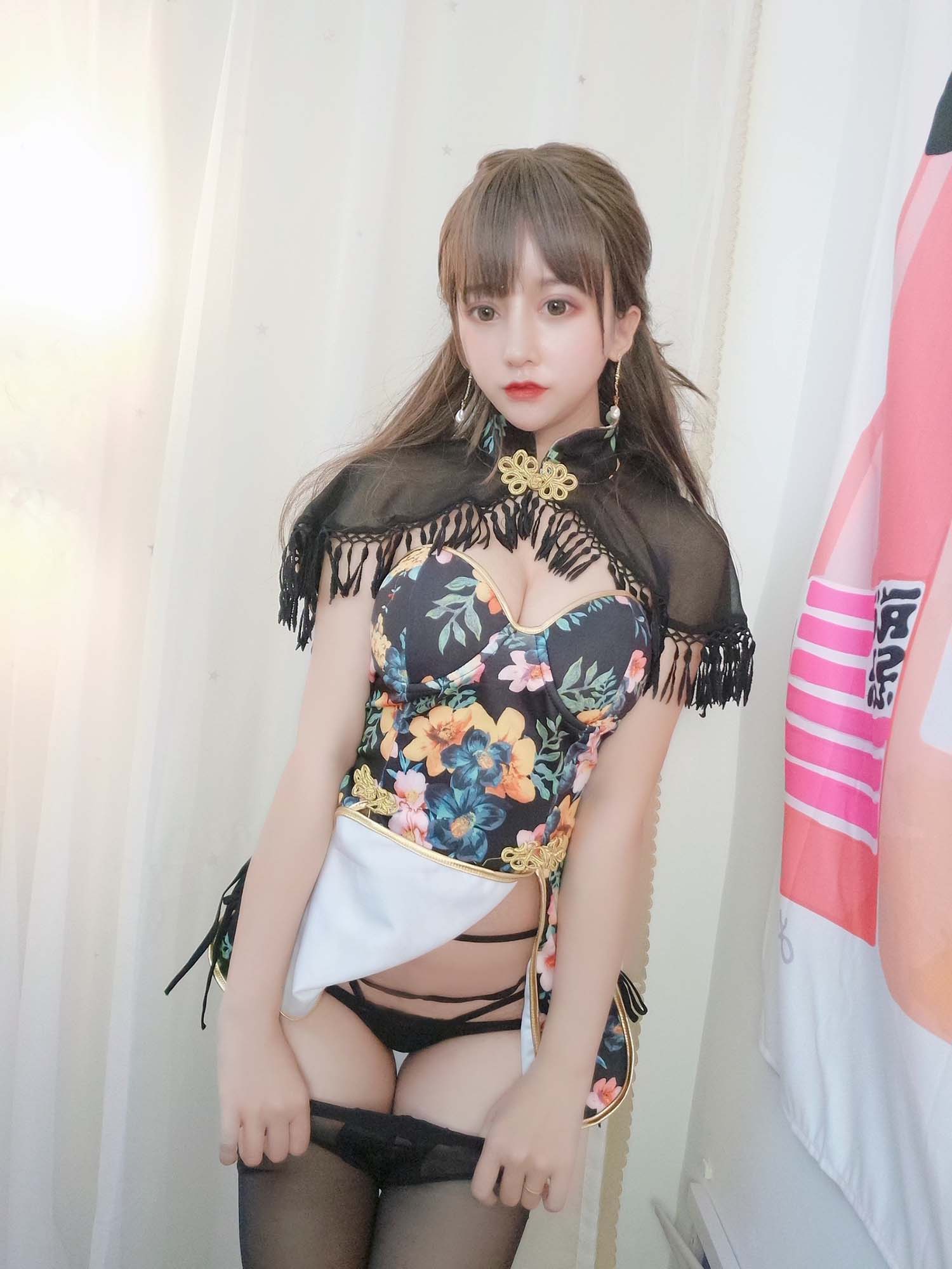 过期米线线喵 51米线 – 披肩小洋装 [17P 32M]