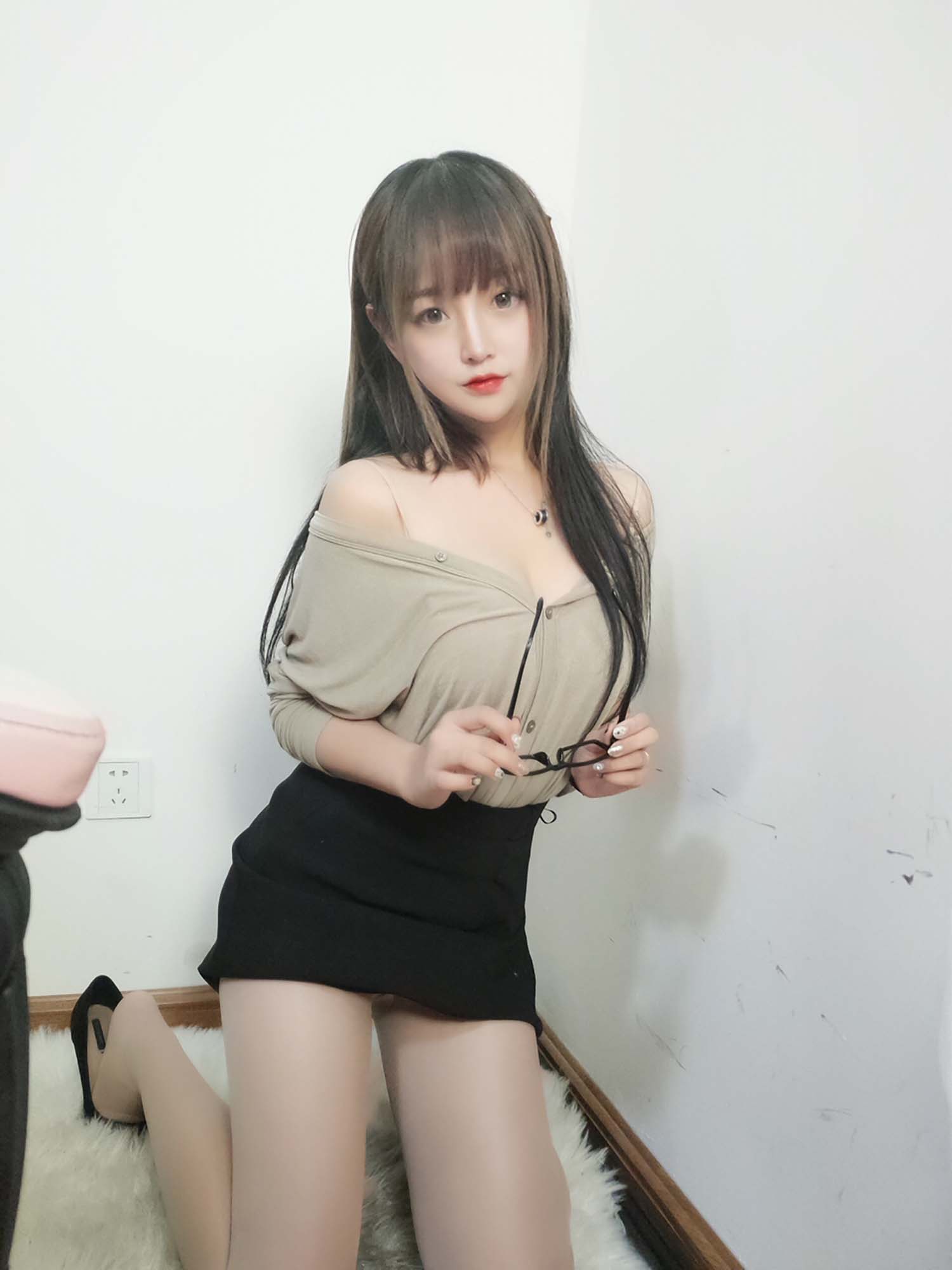 过期米线线喵 31米线 - 丝袜 肉色 [7P 21M]