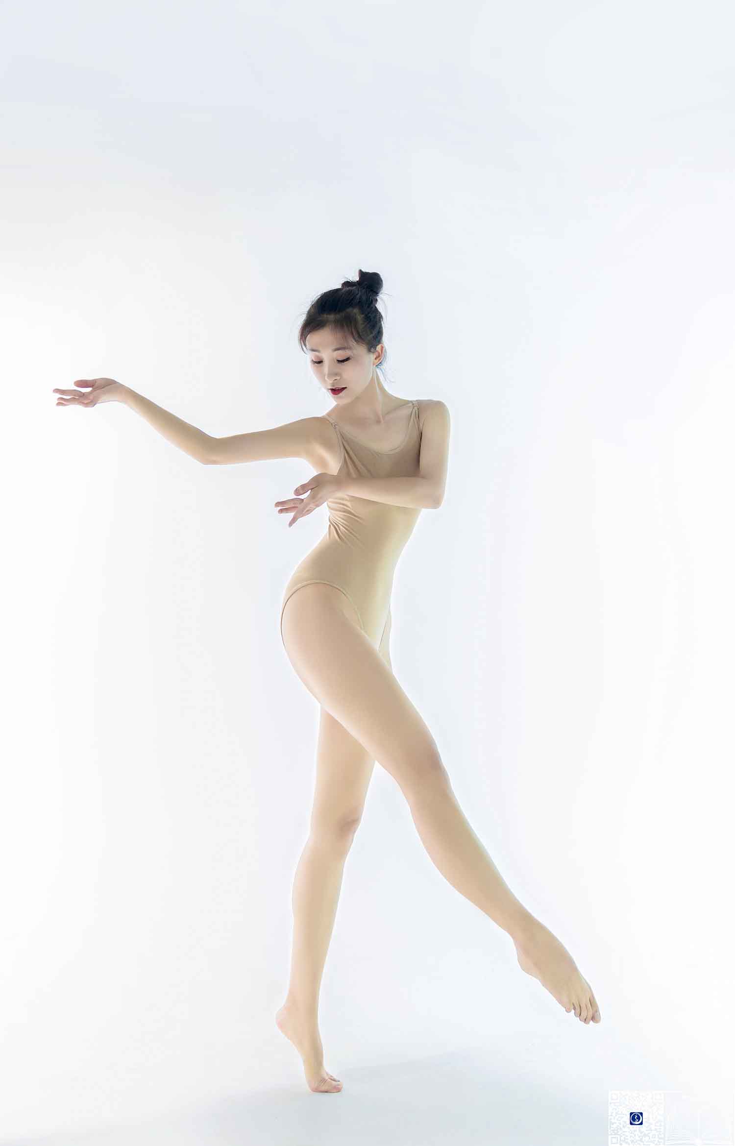 [舞蹈生日记][GALLI嘉丽]013-佳美[25P／115MB][百度网盘下载]