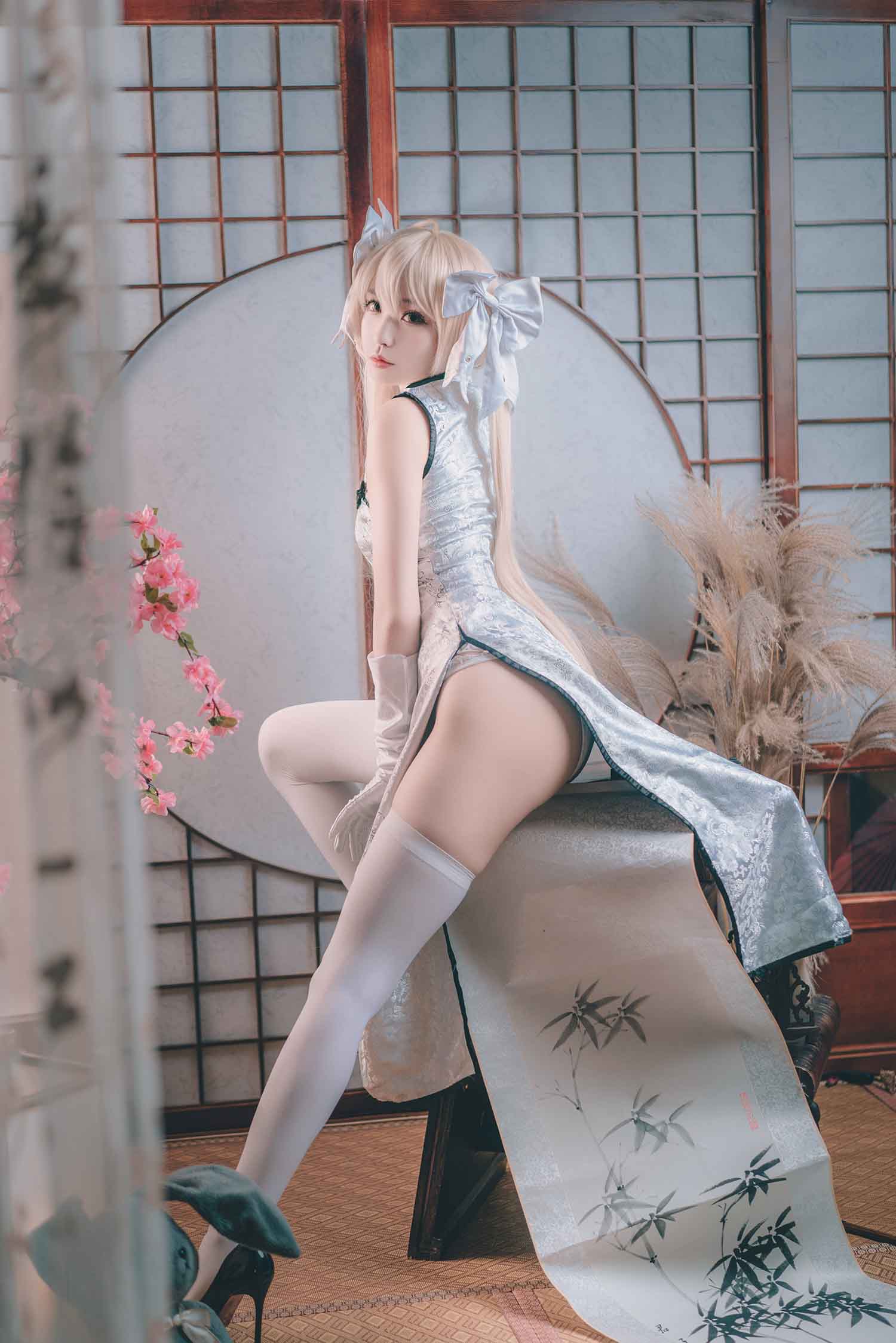 [积分兑换] 白易子 NO.18 旗袍 [22P-87MB] [美女写真]