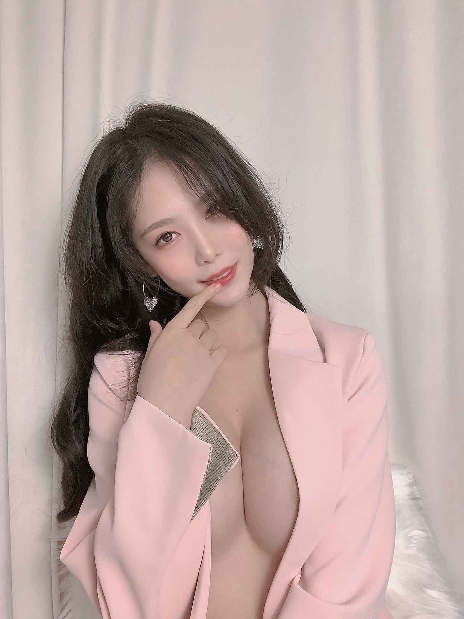 [积分购买] 抖娘-利世 NO.057 粉色西装[26P-178MB] [百度网盘]