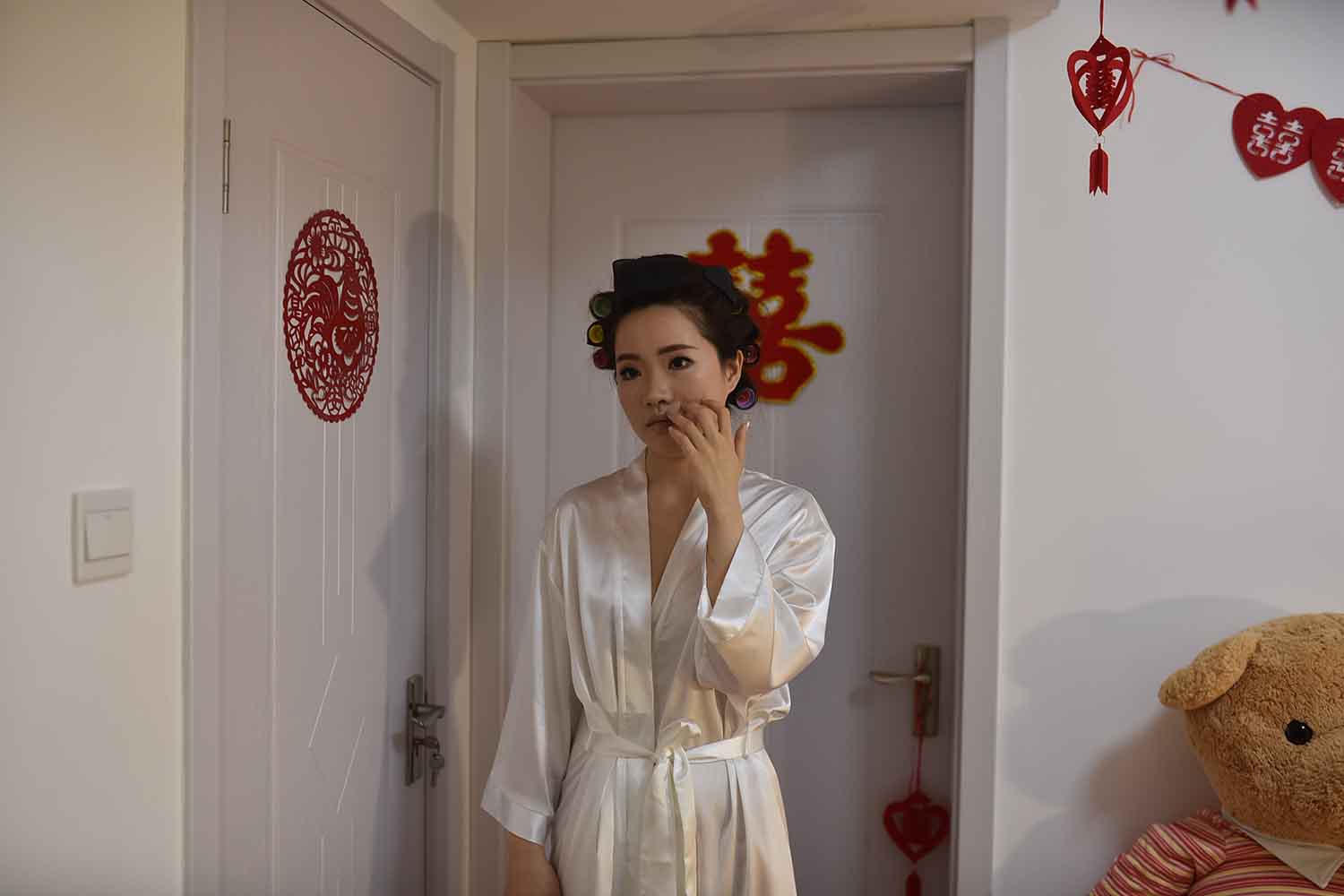 [素人新娘] 露出后背的贵妇气质新娘婚礼现场实拍写真 H234