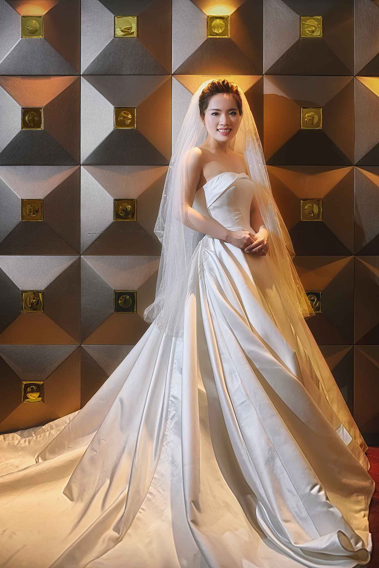 [素人新娘] 露出后背的贵妇气质新娘婚礼现场实拍写真 H234