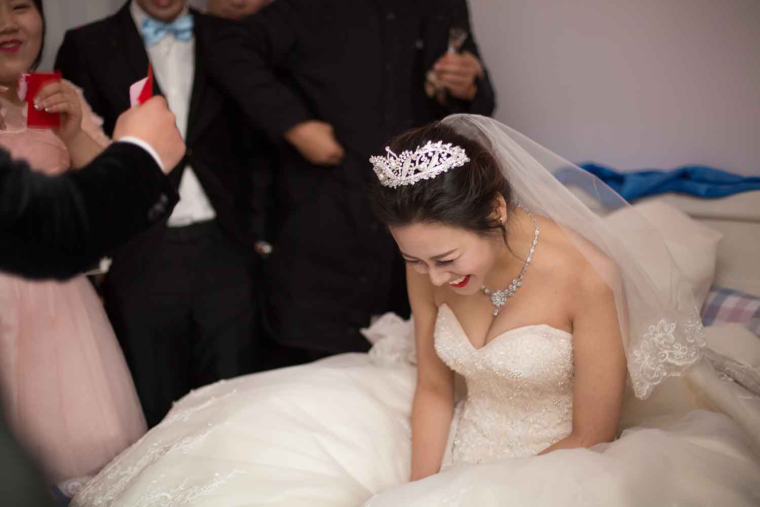 [素人新娘] 嫁入豪门有着明星气质的美女新娘婚礼现场实拍写真 H313