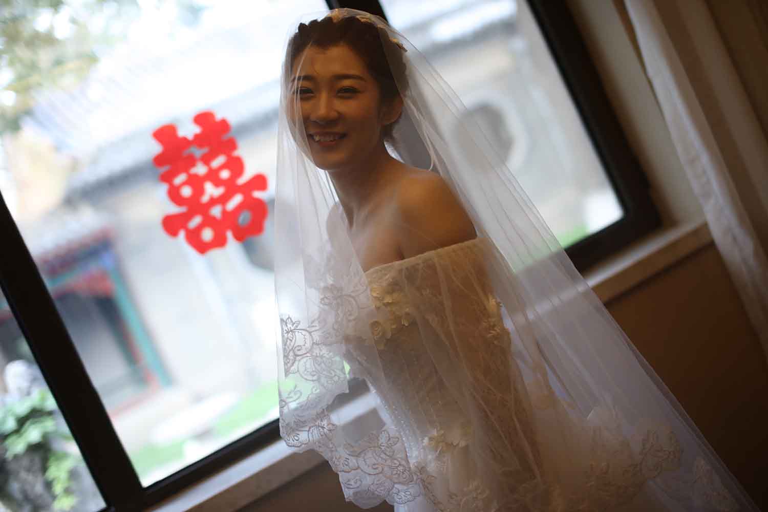 [素人新娘] 家住在北京四合院的富婆新娘婚礼现场实拍写真 H249