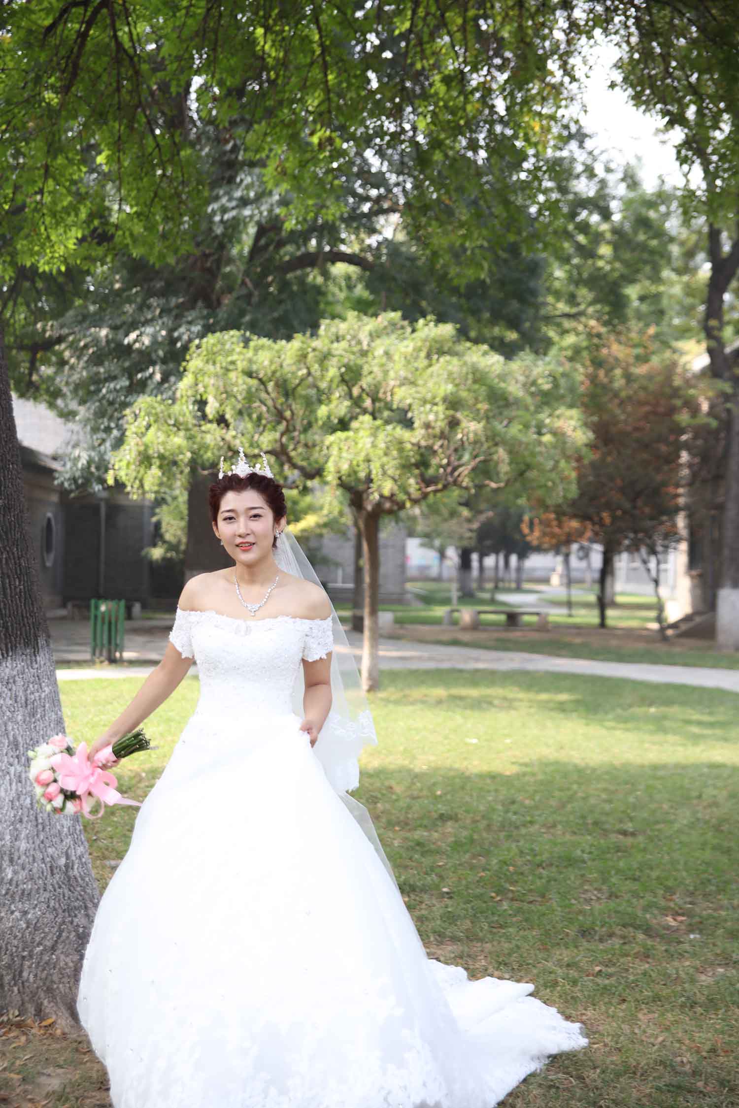 [素人新娘] 家住在北京四合院的富婆新娘婚礼现场实拍写真 H249