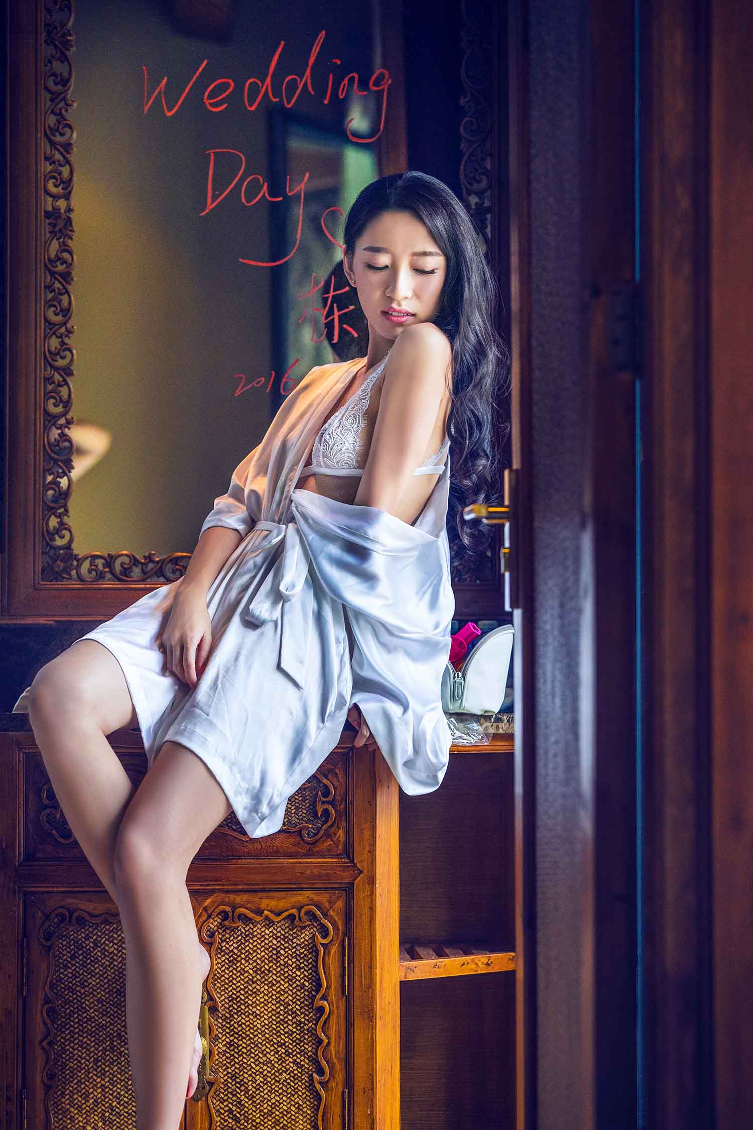 [素人新娘] 身材高挑的瓜子脸美女新娘的婚礼现场实拍写真 H209