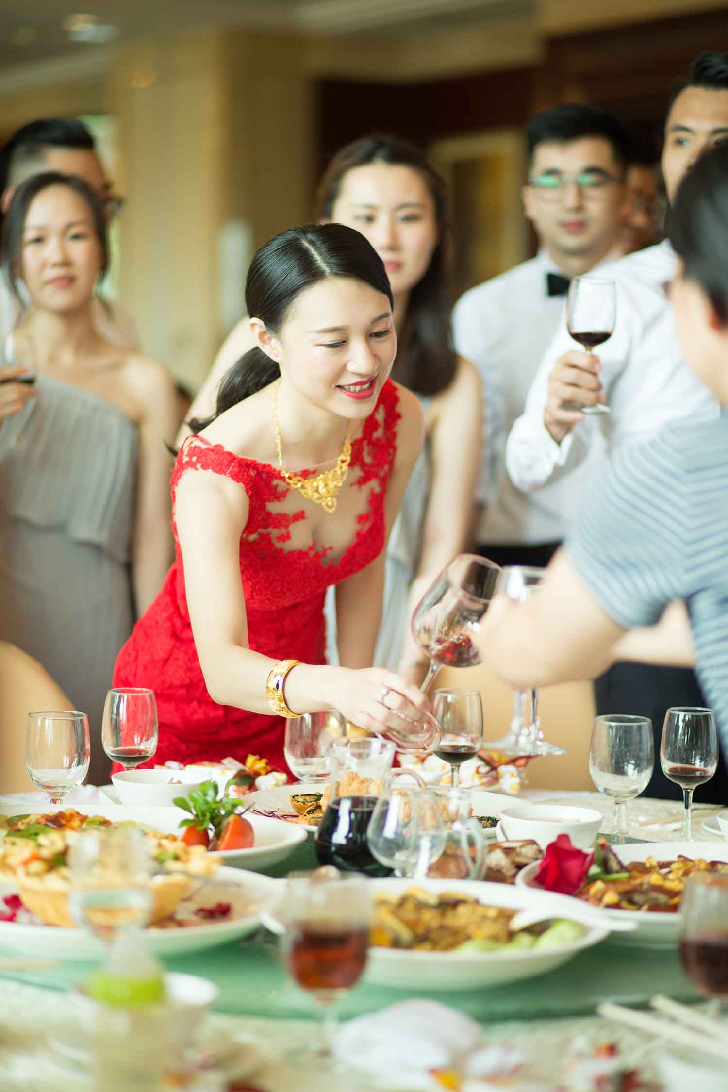 [素人新娘] 后背很性感的气质美女新娘婚礼现场实拍写真 H255