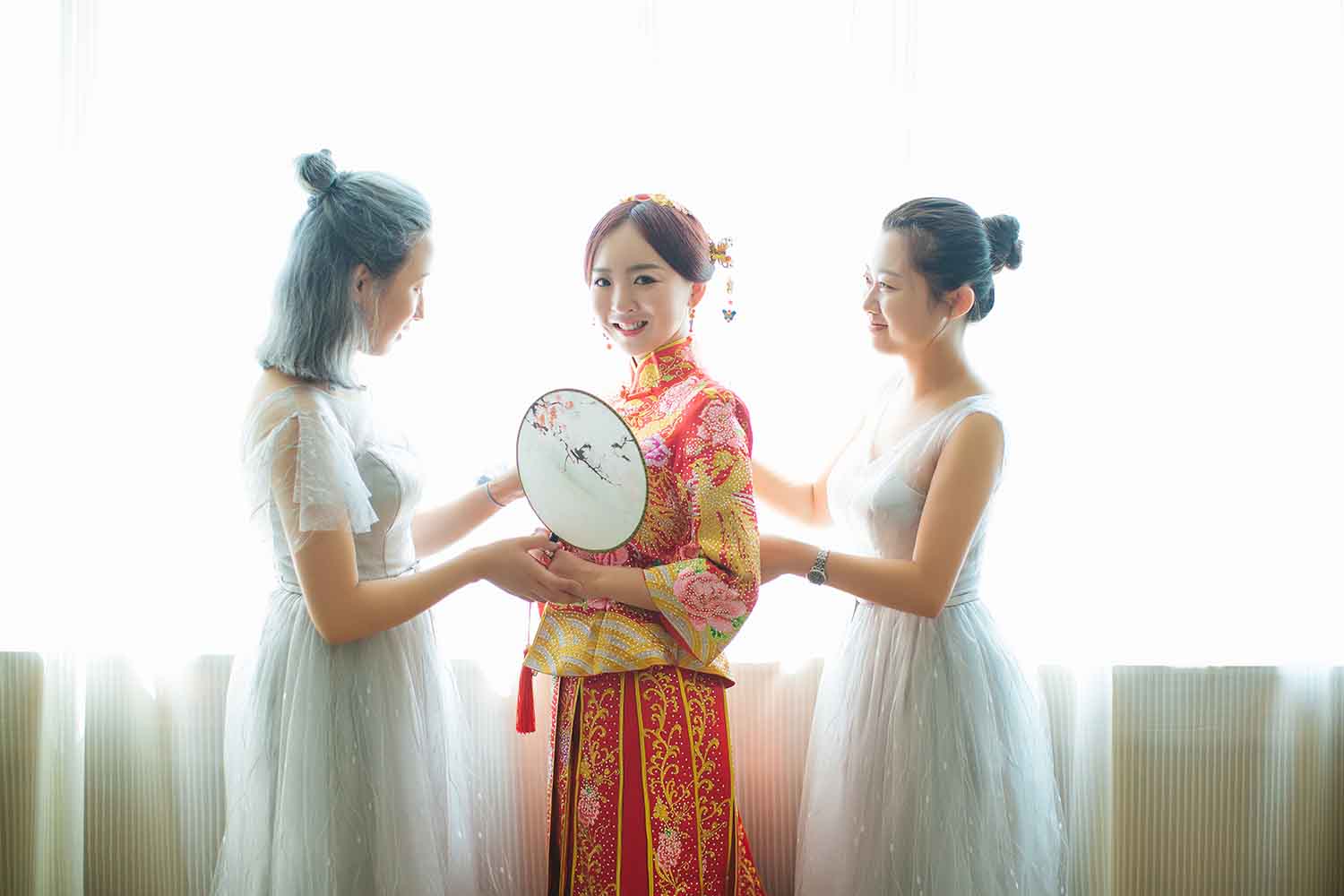 [素人新娘] 五官精致后背有纹身，一看就是有故事的新娘婚礼现场实拍写真 H241