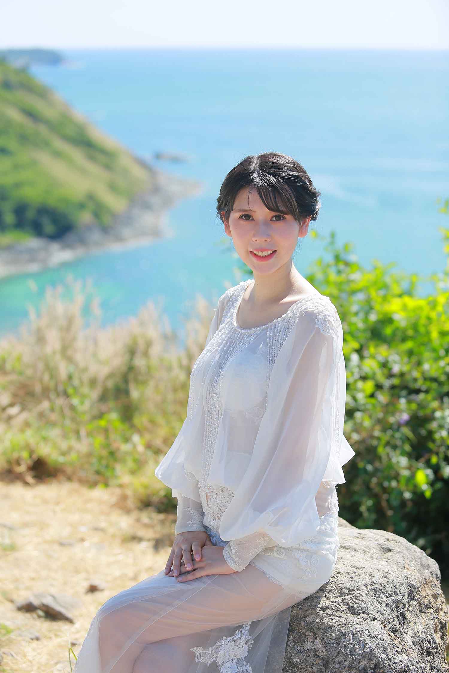 [素人新娘] 长的像邱淑贞的肤白貌美的准新娘户外婚纱照写真 H212