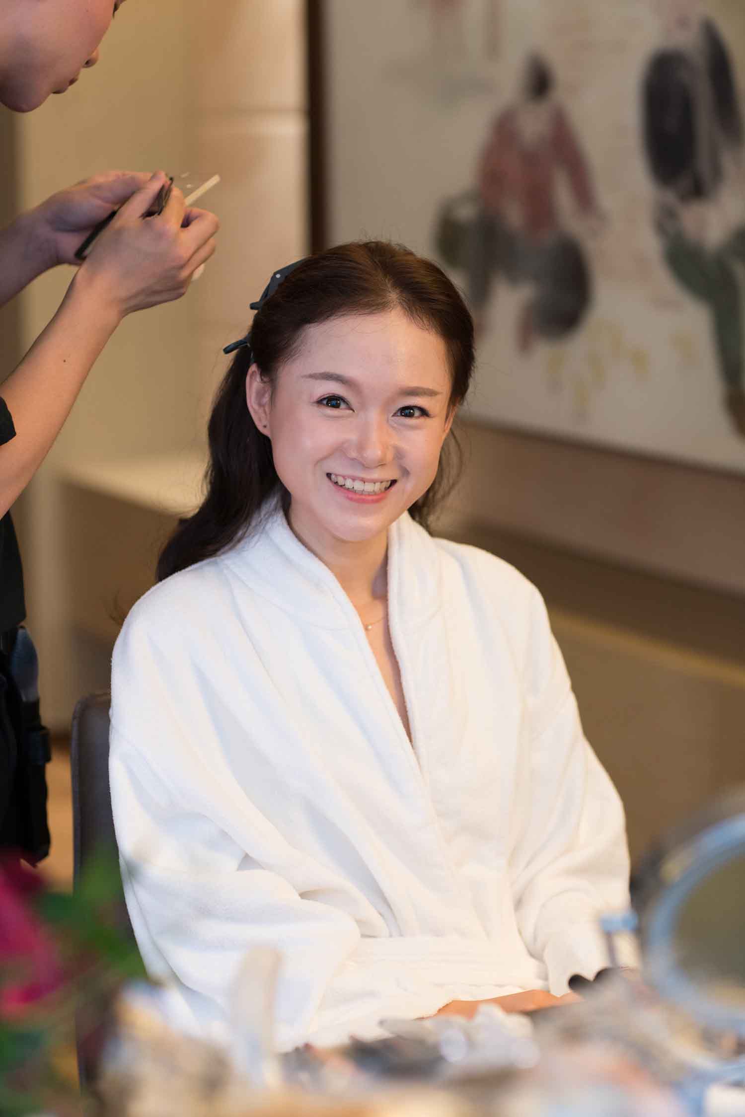 [素人新娘] 皮肤白皙的长腿美女富婆新娘婚礼现场实拍写真 H203