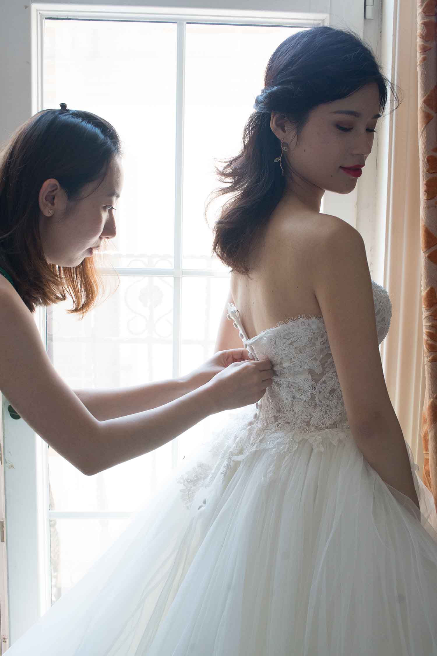 [素人新娘] 红色低胸晚礼服富态新娘的婚礼现场实拍写真 H204