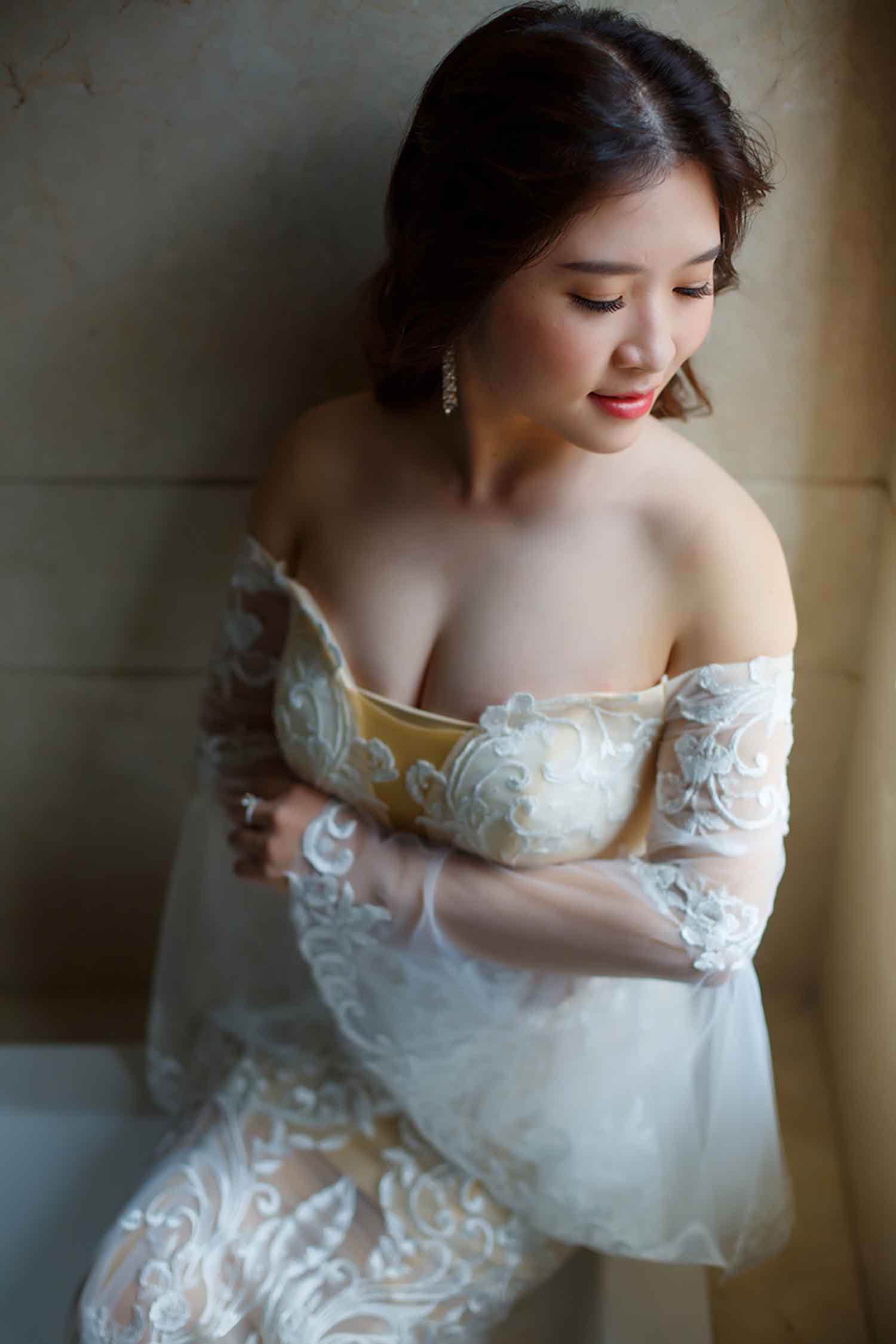 [素人新娘] 身材很傲人的鹅蛋脸美女新娘婚礼现场实拍写真 H301