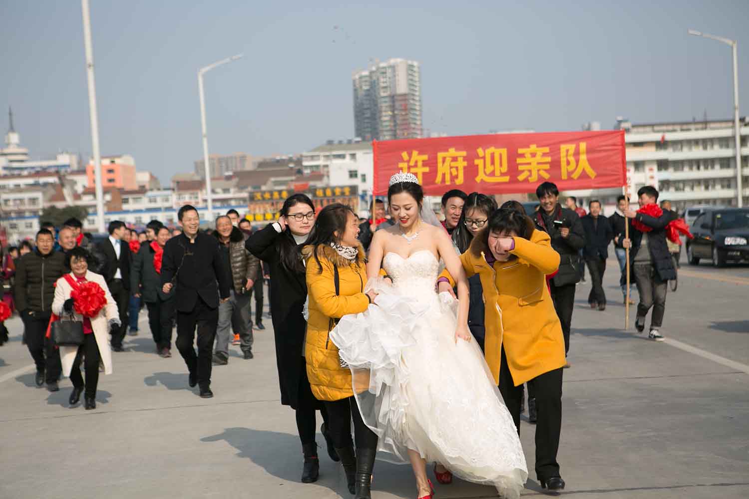 [素人新娘] 嫁入豪门有着明星气质的美女新娘婚礼现场实拍写真 H313