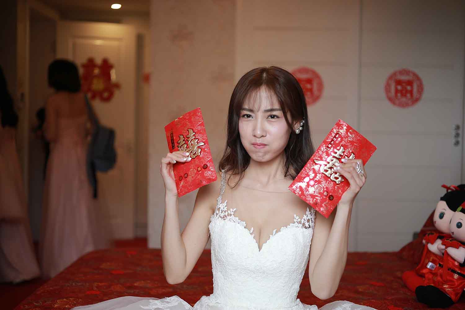 [素人新娘] 婚纱礼服似乎有点大的新娘婚礼现场实拍写真 H319