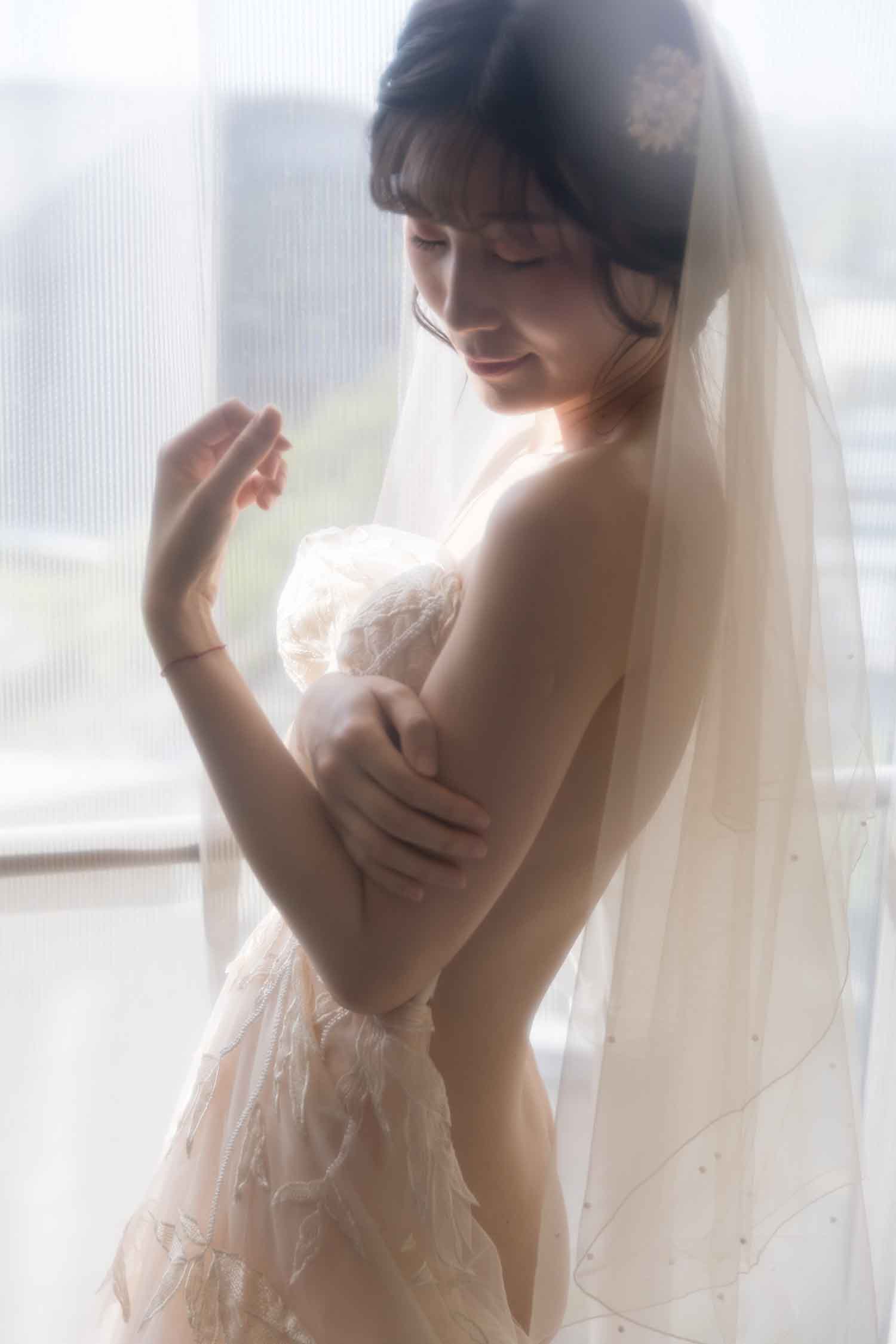 [素人新娘] 屁股很翘身材也不错的美女新娘婚礼现场实拍写真 H320