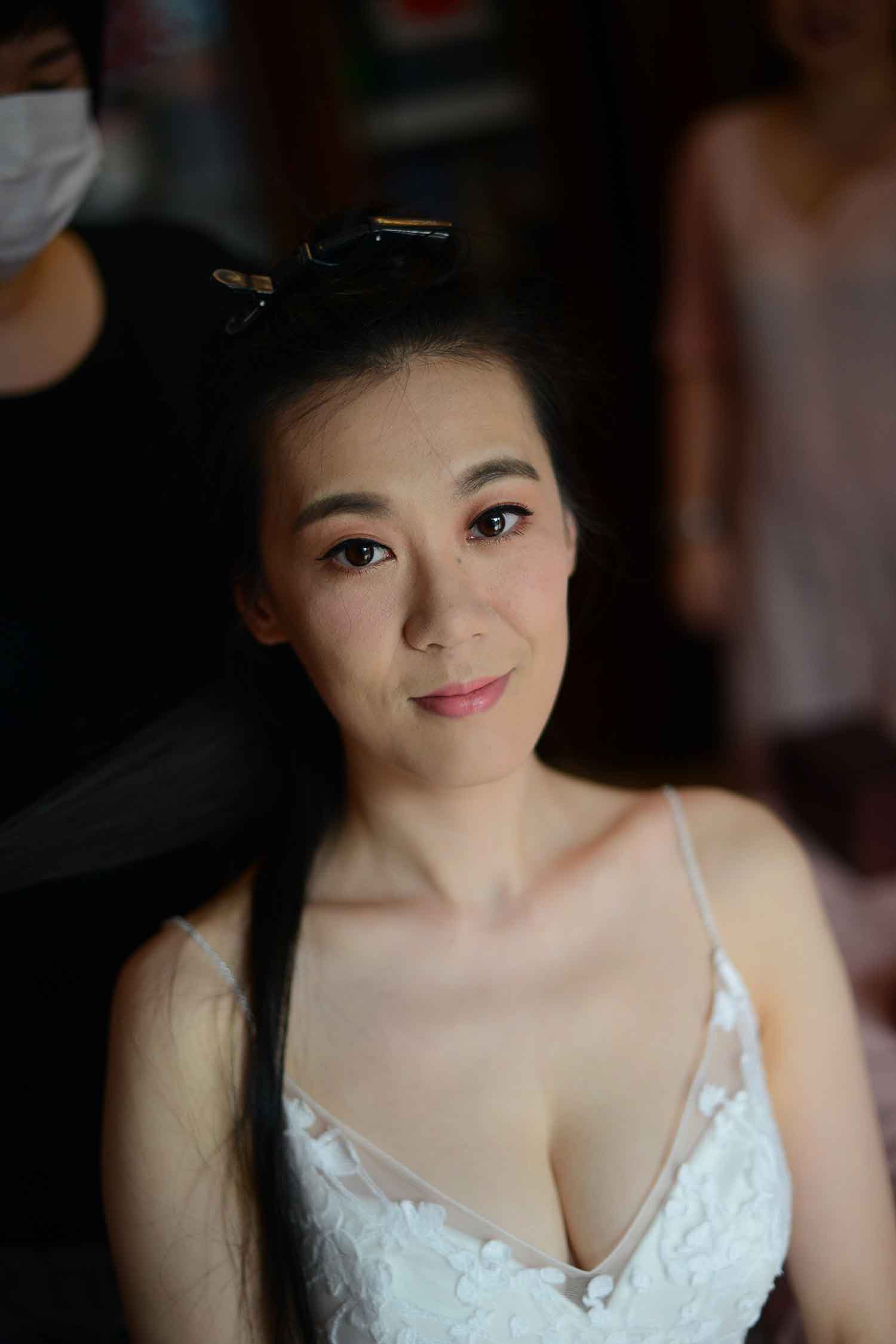 [素人新娘] 身材傲人的性感大长腿新娘婚礼现场实拍写真 H303