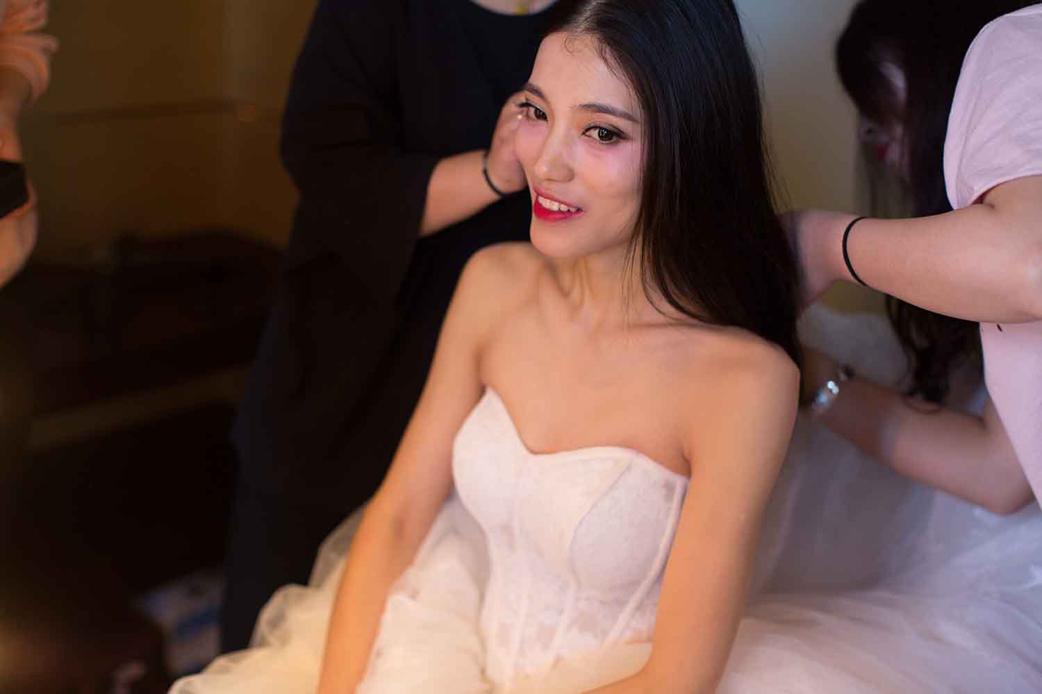 [素人新娘] 化妆的时候有亮点的高个子气质大眼美女新娘婚礼现场实拍写真 H235