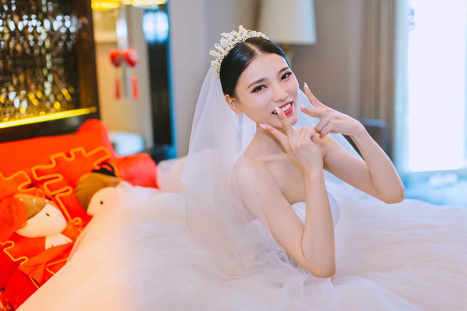 [素人新娘] 化妆的时候有亮点的高个子气质大眼美女新娘婚礼现场实拍写真 H235