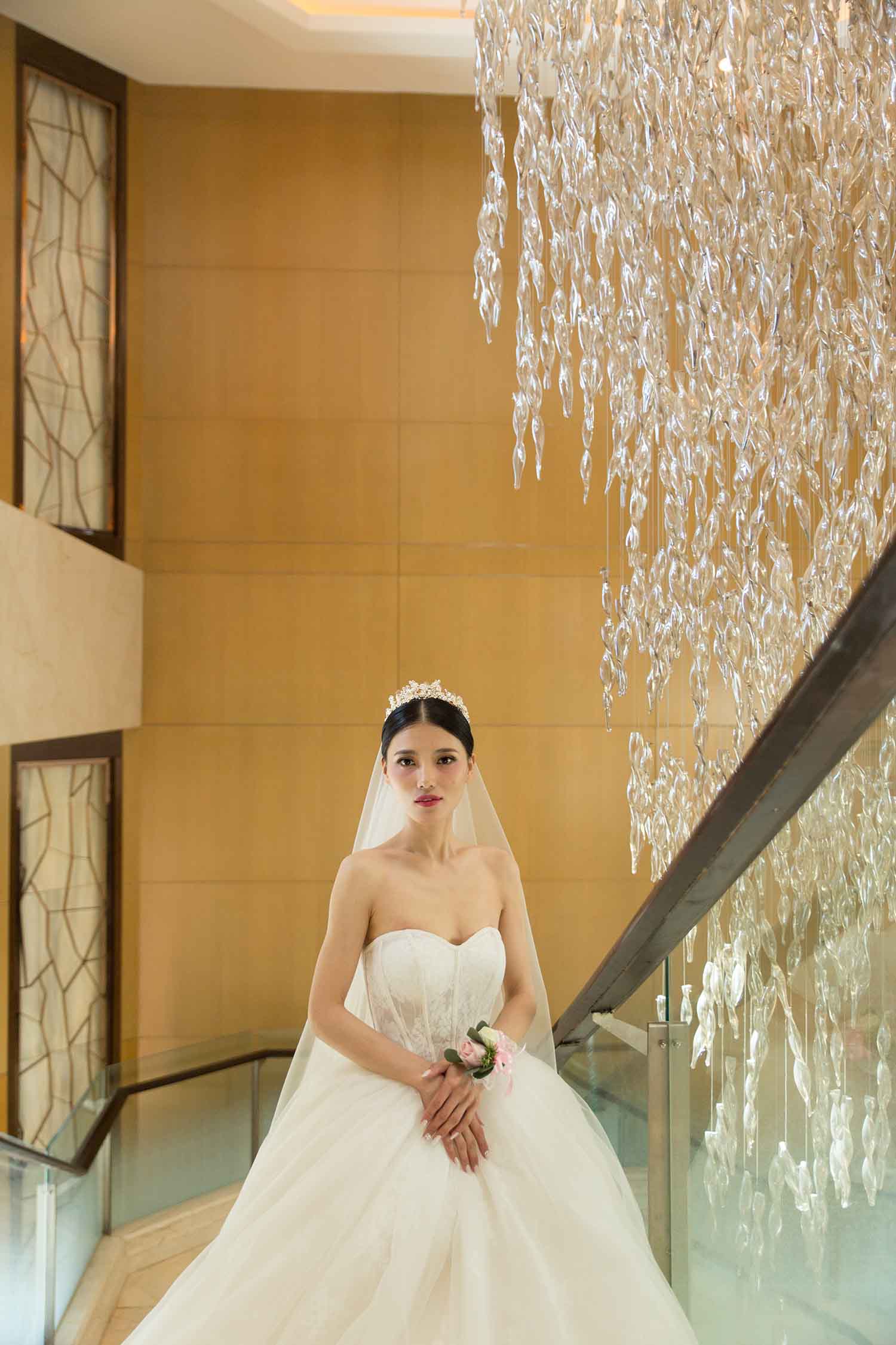 [素人新娘] 化妆的时候有亮点的高个子气质大眼美女新娘婚礼现场实拍写真 H235