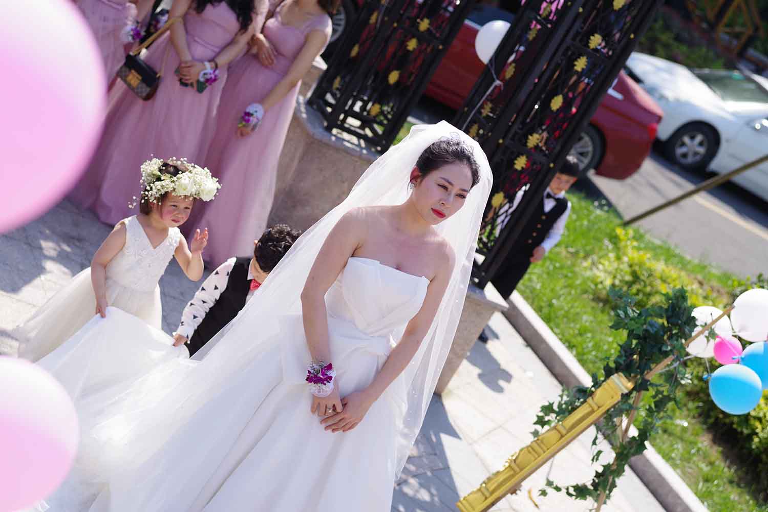 [素人新娘] 后背有纹身的新娘婚礼现场实拍写真 H231