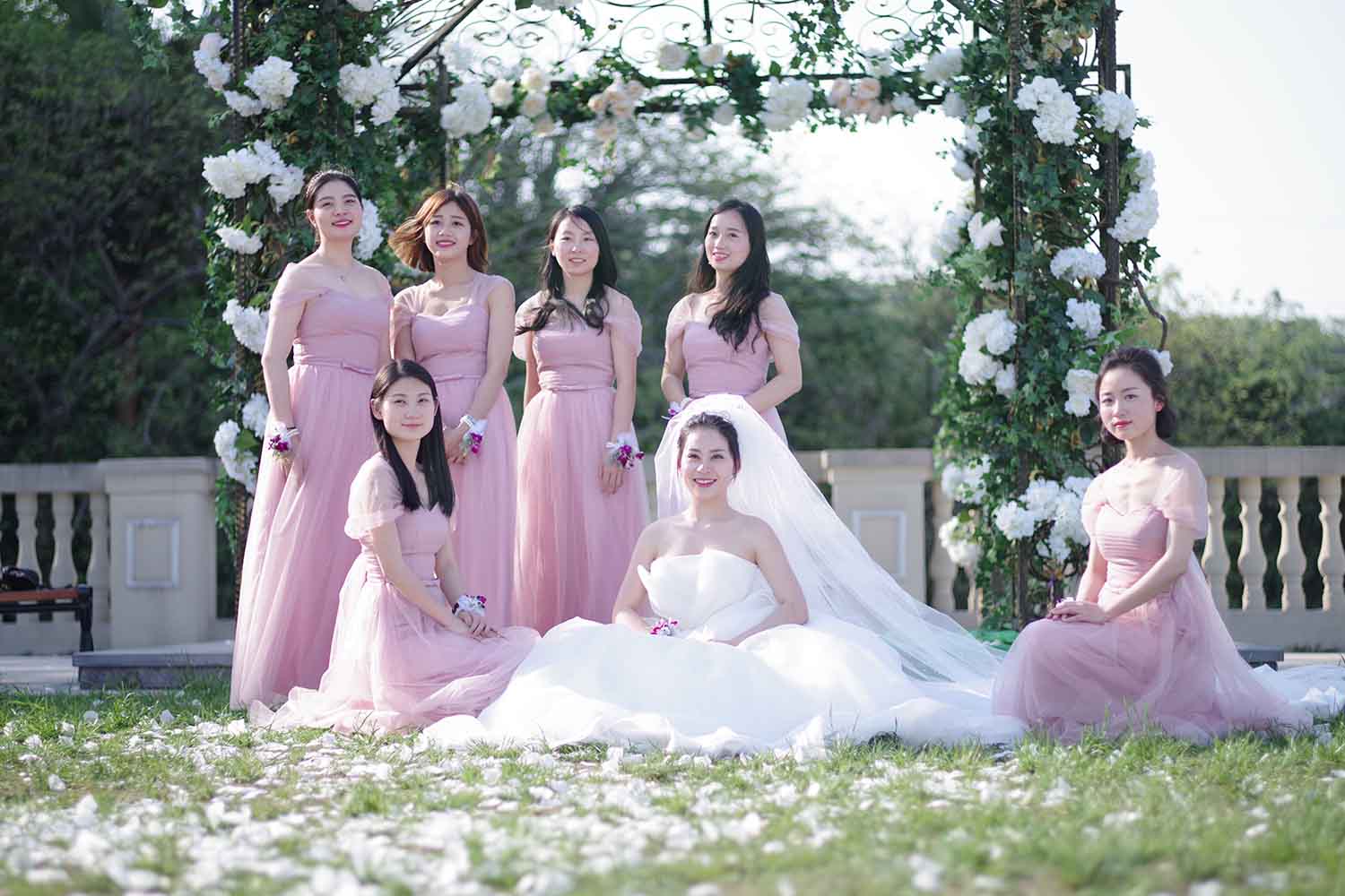 [素人新娘] 后背有纹身的新娘婚礼现场实拍写真 H231