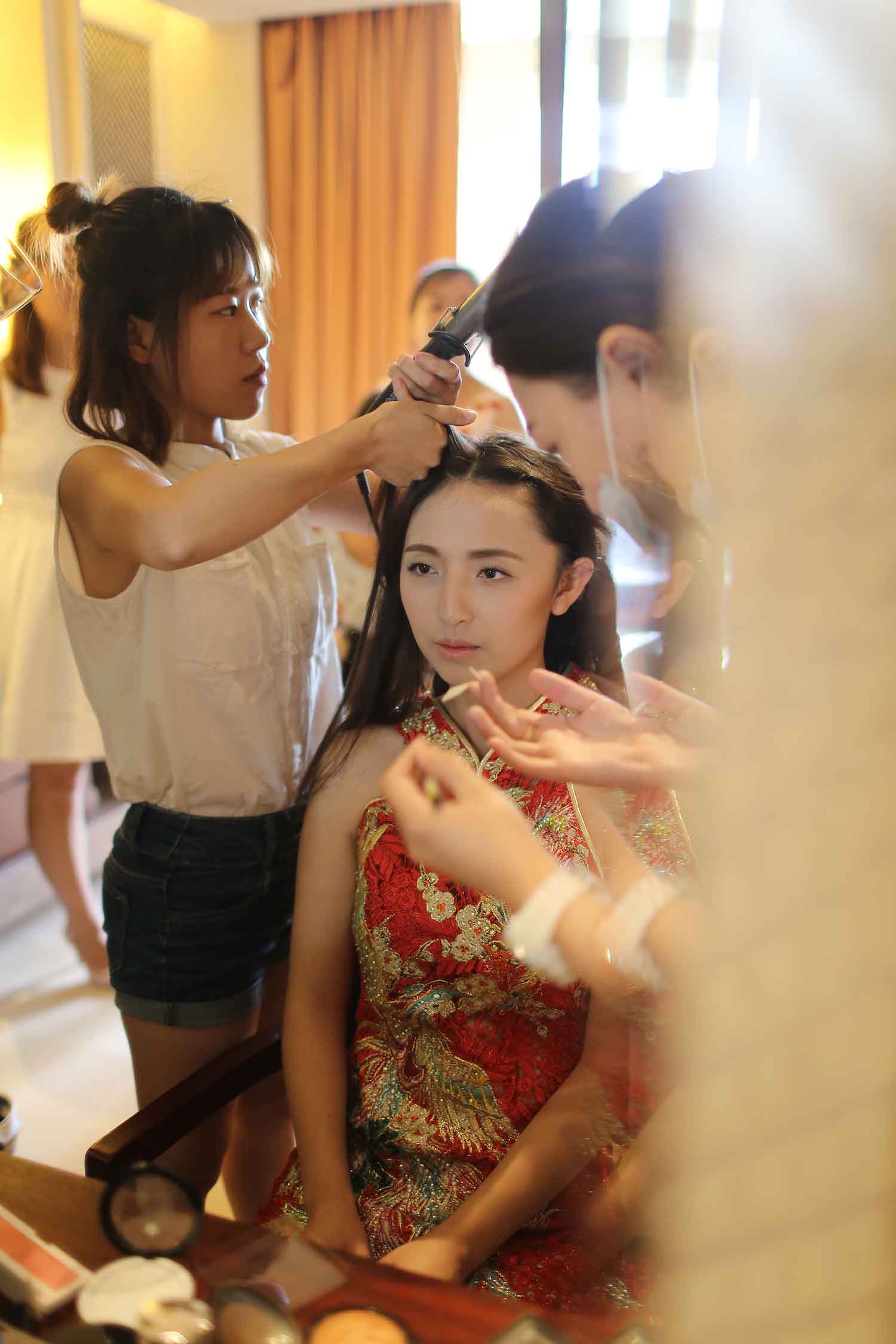 [素人新娘] 拥有豪华伴娘团的气质女王新娘婚礼现场实拍写真 H224