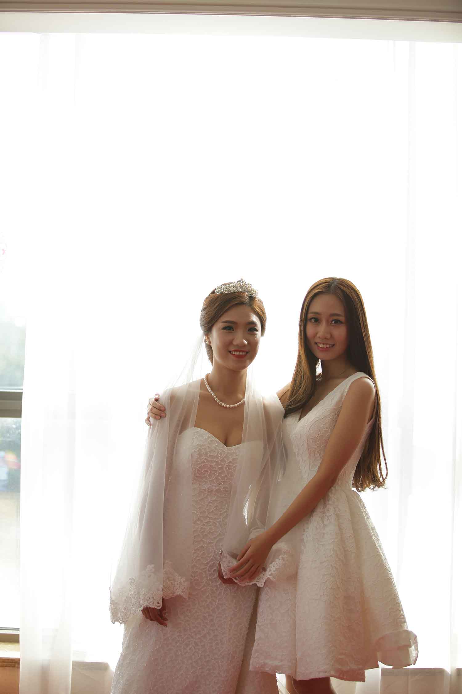 [素人新娘] 有着傲人双峰的气质富婆新娘婚礼现场实拍写真 H302