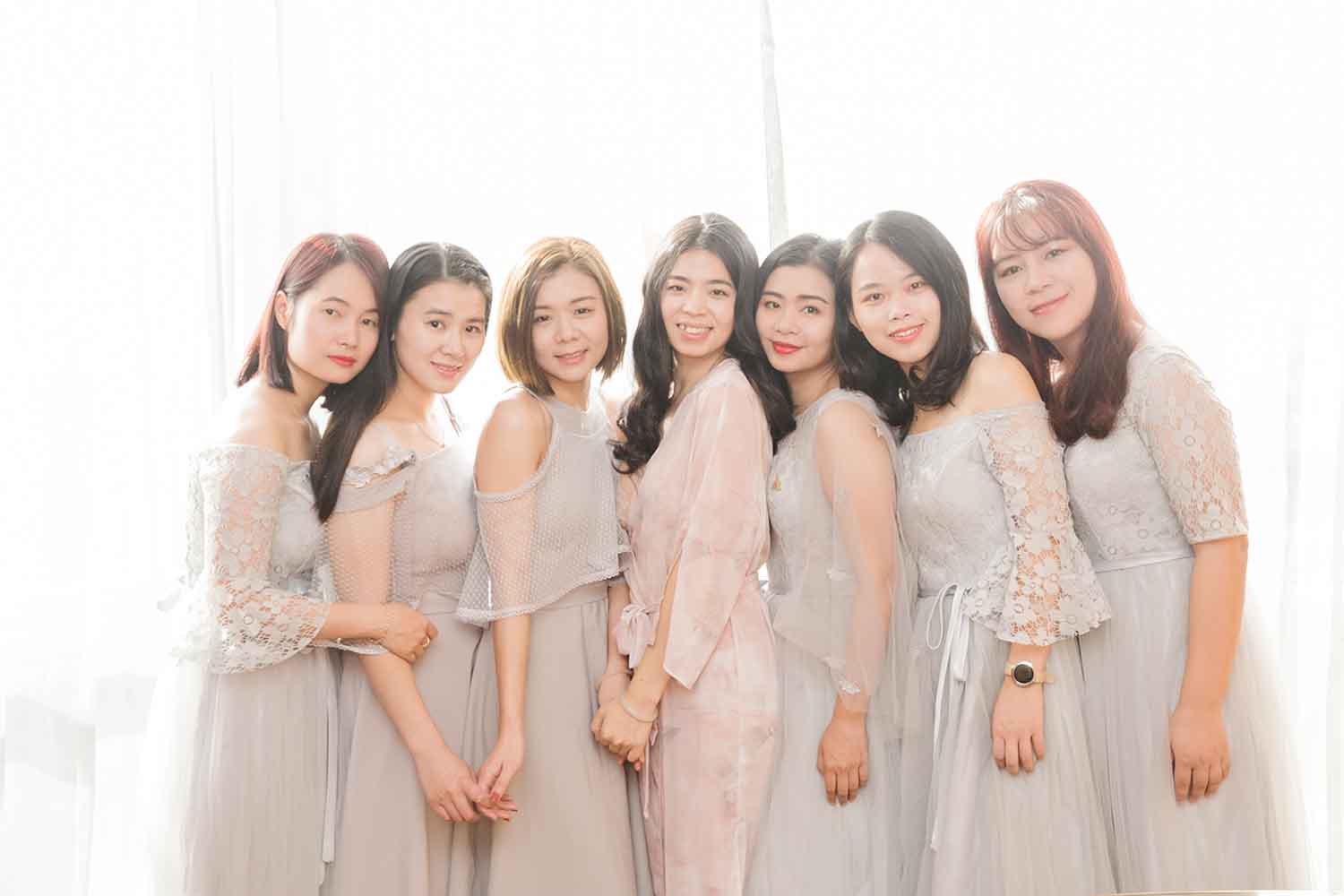 [素人新娘] 妆前穿着透视性感睡衣的新娘婚礼现场实拍写真 H253