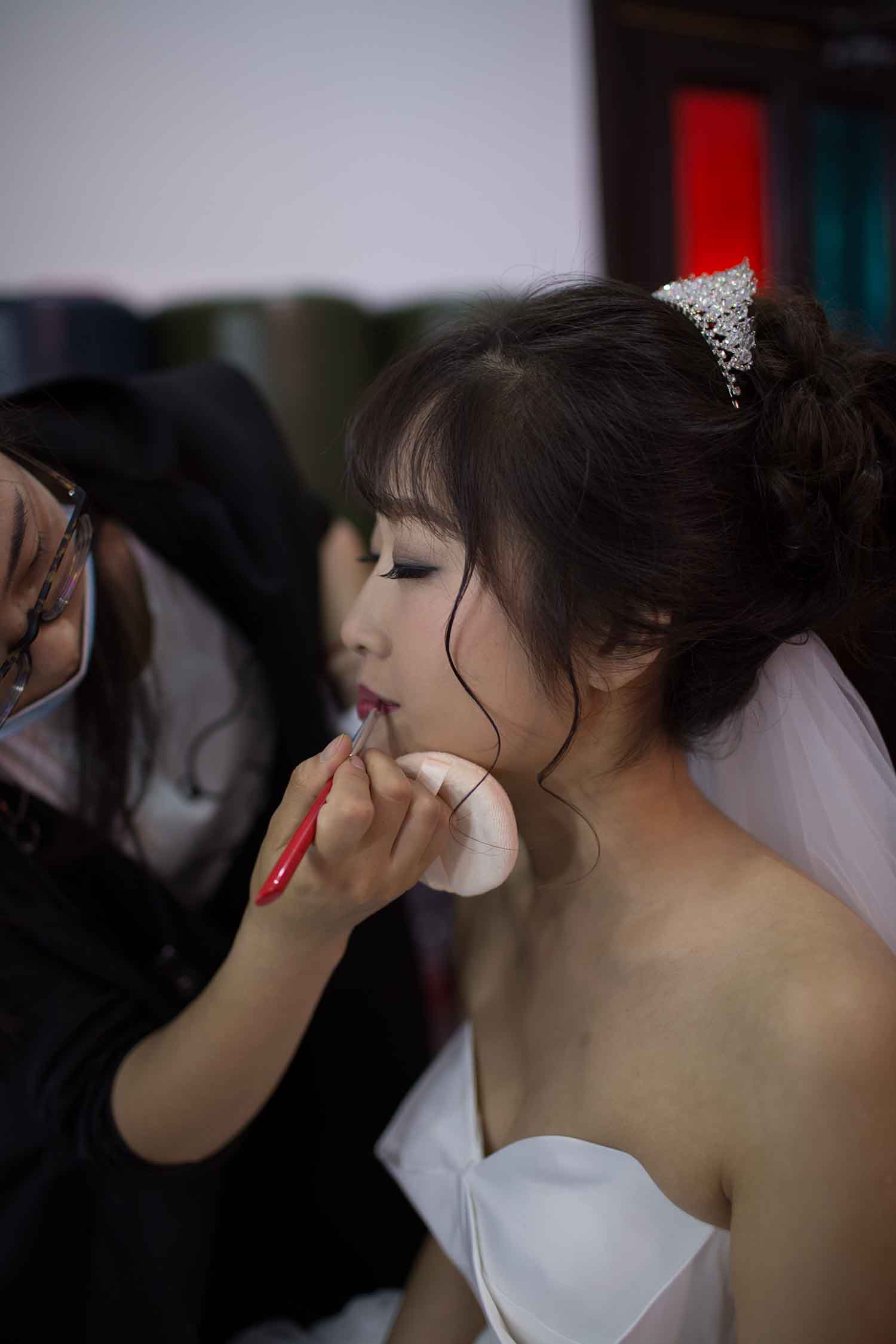 [素人新娘] 感觉礼服快要掉下来了！！新娘婚礼现场实拍写真 H323