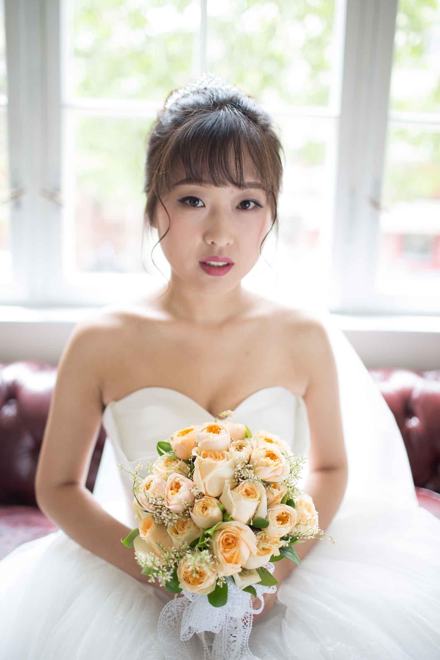 [素人新娘] 感觉礼服快要掉下来了！！新娘婚礼现场实拍写真 H323