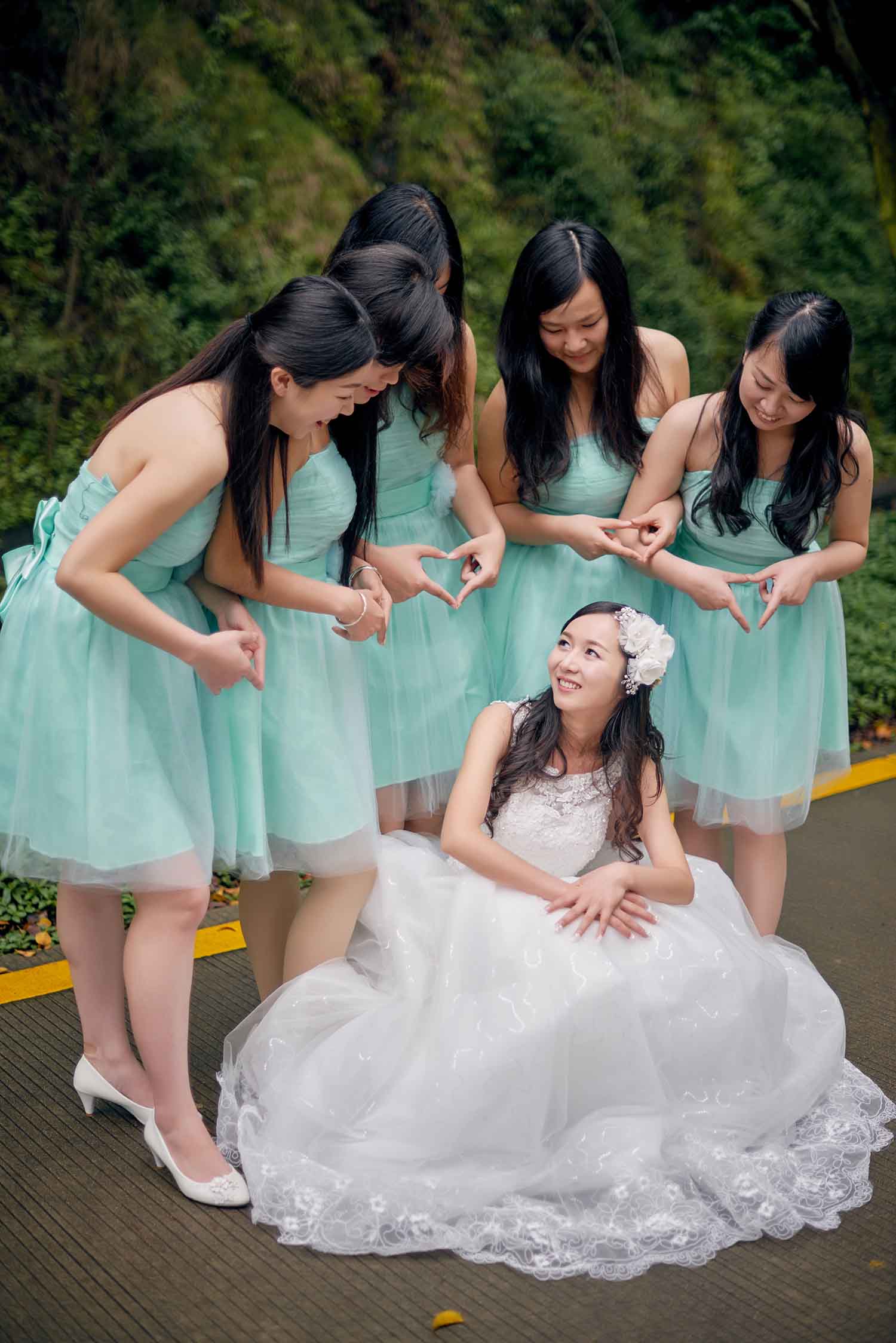 [素人新娘] 前凸后翘的小家碧玉新娘的婚礼现场实拍写真 H206