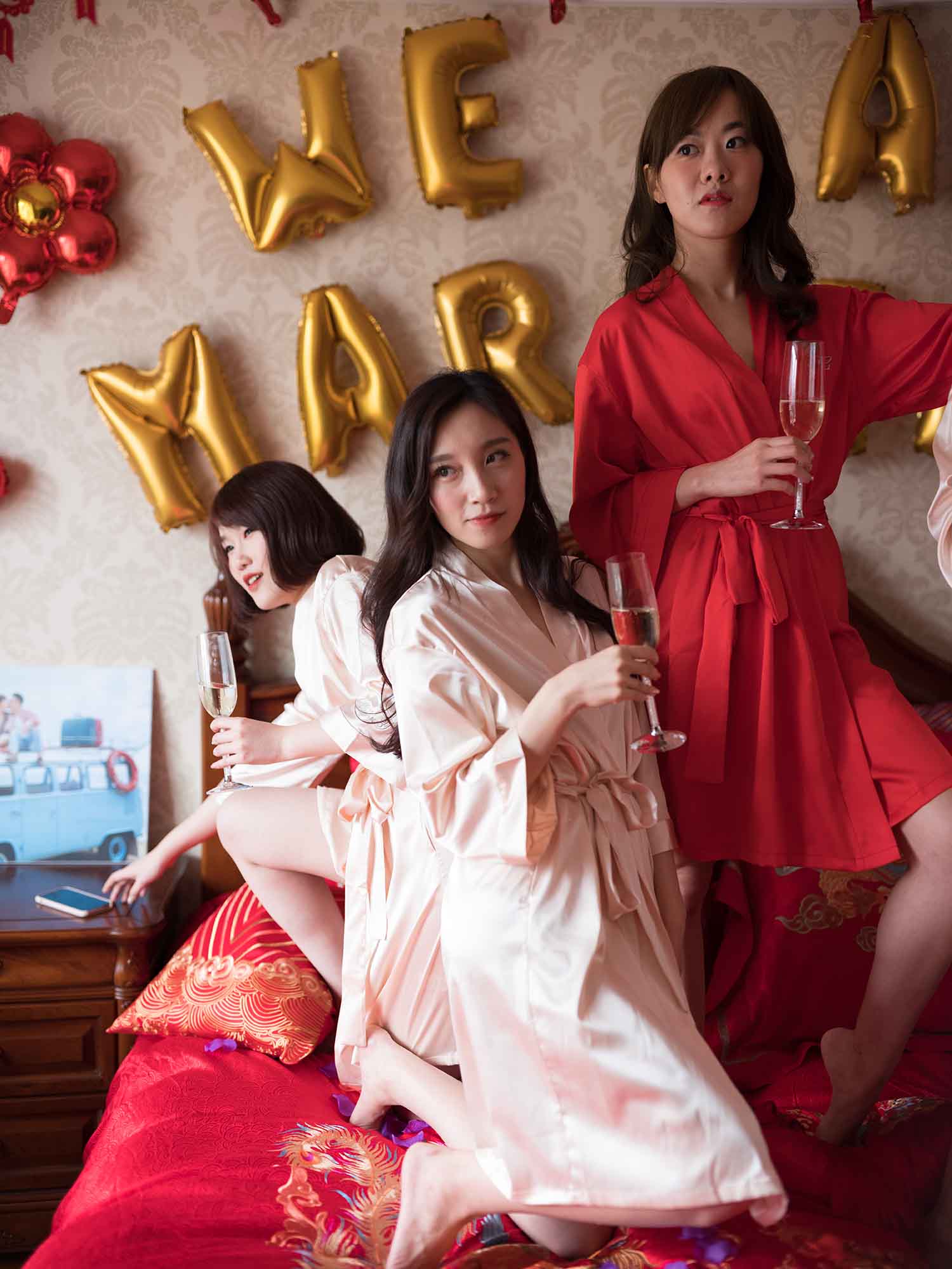 [素人新娘] 深V抹胸优雅高贵新娘的婚礼现场实拍写真 H202