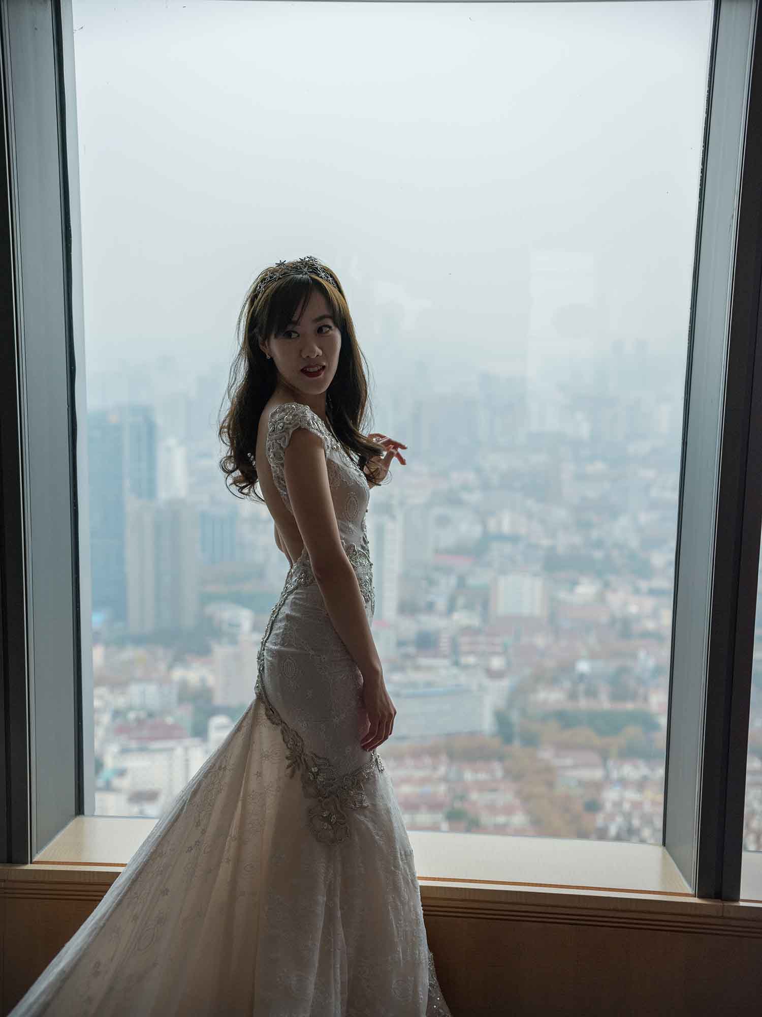 [素人新娘] 深V抹胸优雅高贵新娘的婚礼现场实拍写真 H202