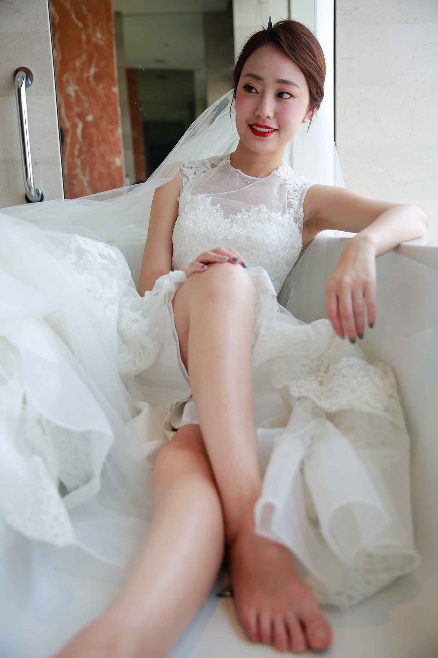 [素人新娘] 富家太太气质新娘的婚礼现场实拍写真 H208